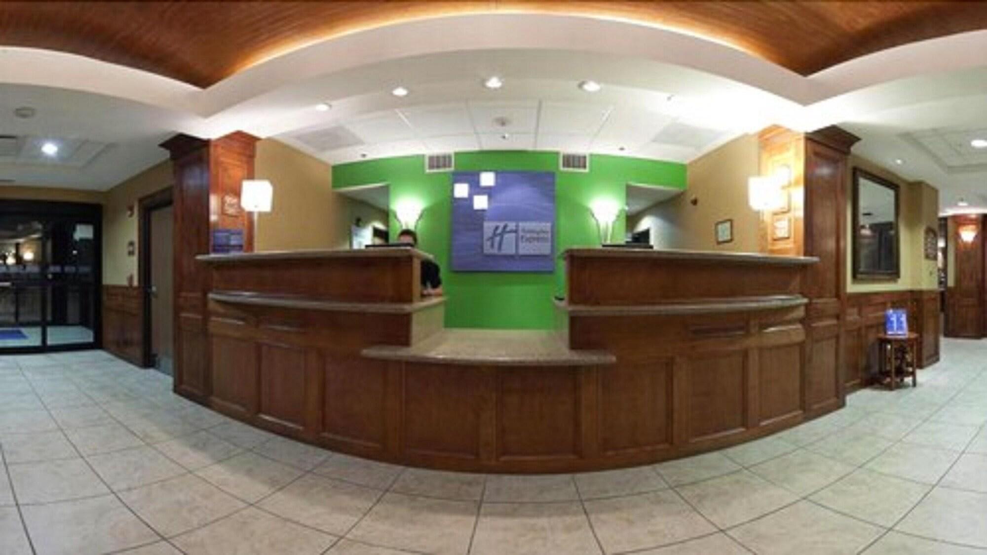 Vista Lobby Holiday Inn Express Hotel & Suites Laredo-Event Center Area by IHG