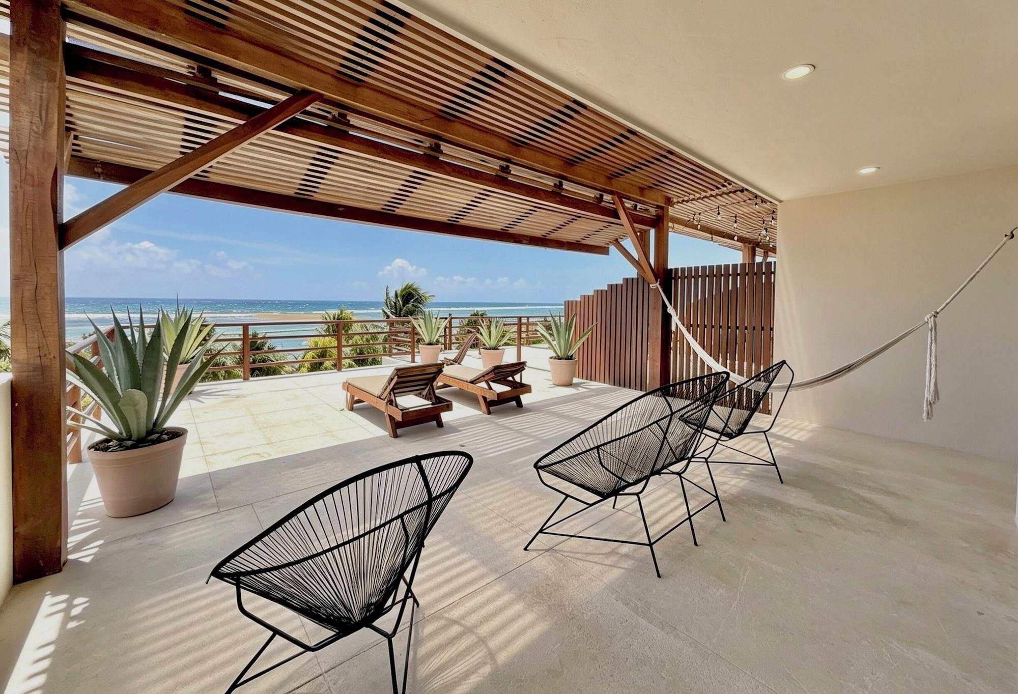 Playa Noah Beach Hotel & Suites