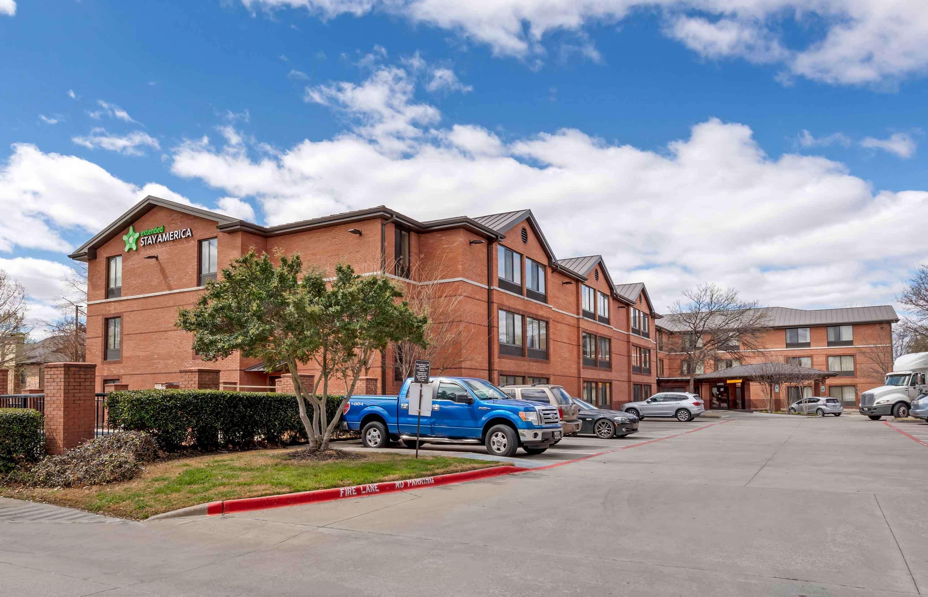 Vista Exterior Extended Stay America Select Suites Dallas Farmers Branch