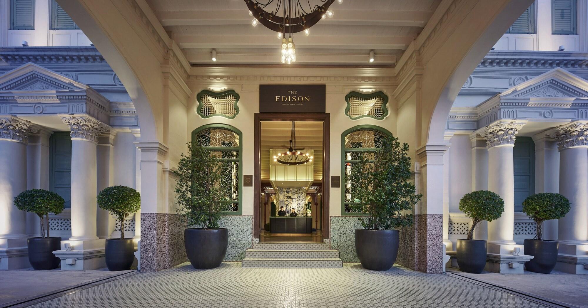 Vista Exterior The Edison George Town