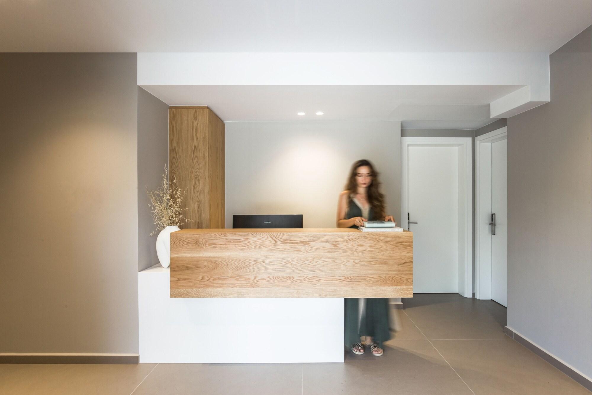 Vista Lobby Noemie Luxury Suites