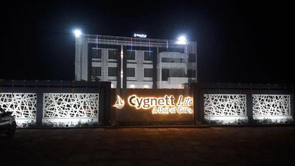 Varios Cygnett Lite