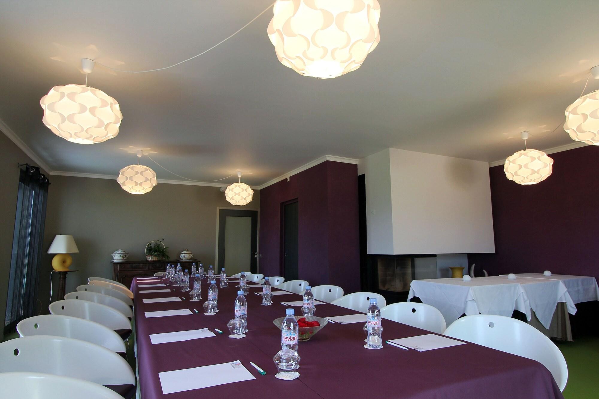 Sala de Reuniones Hotel La Montagne de Brancion