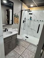 Alquiler Vacacional - Cozy 3-bedroom cabin on Lake Wylie, Beach, inground pool, fitness room game room
