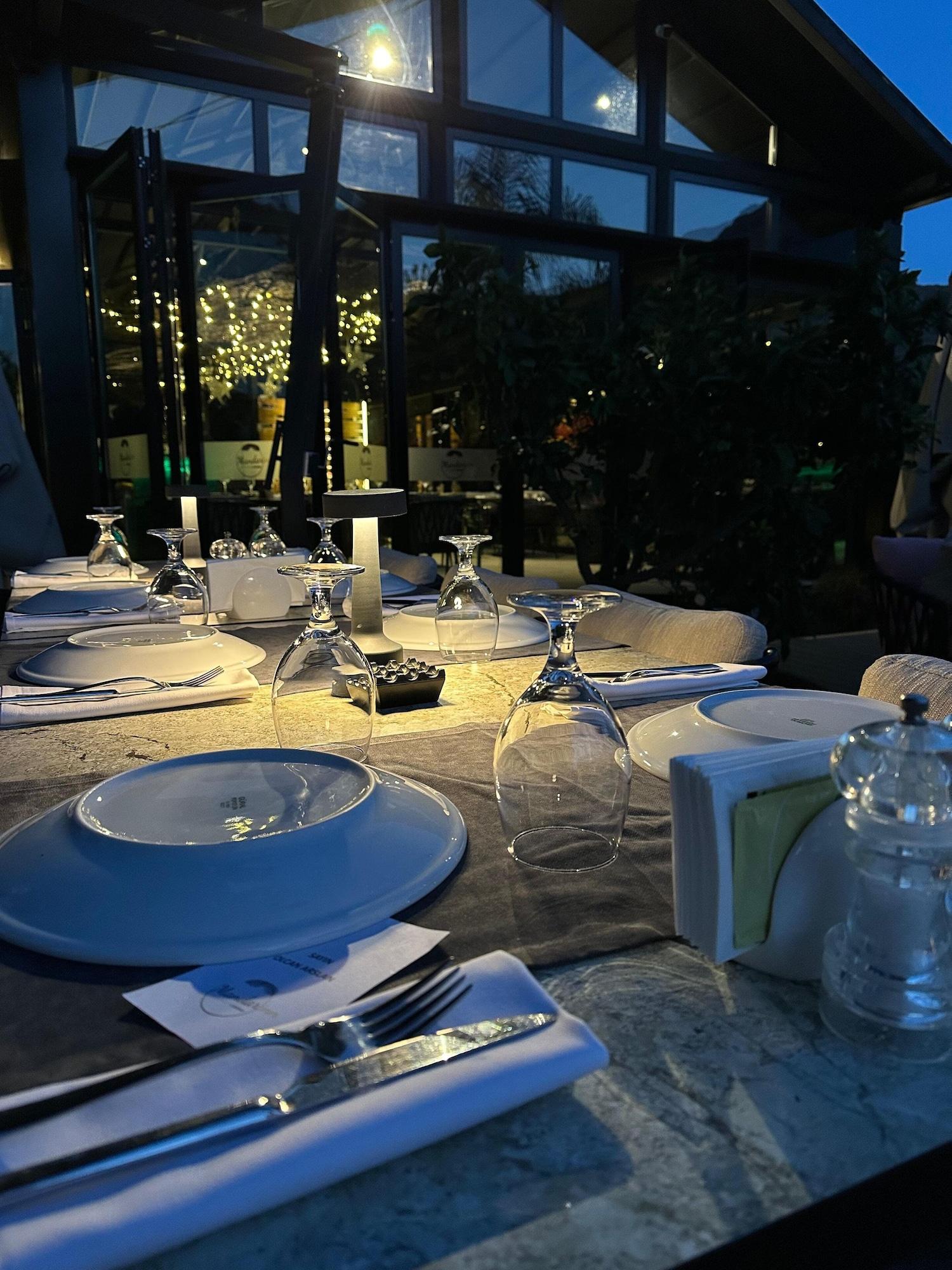 Restaurant Tiny Town Kuyucak