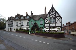 Alojamiento - De Trafford Hotel by Greene King Inns