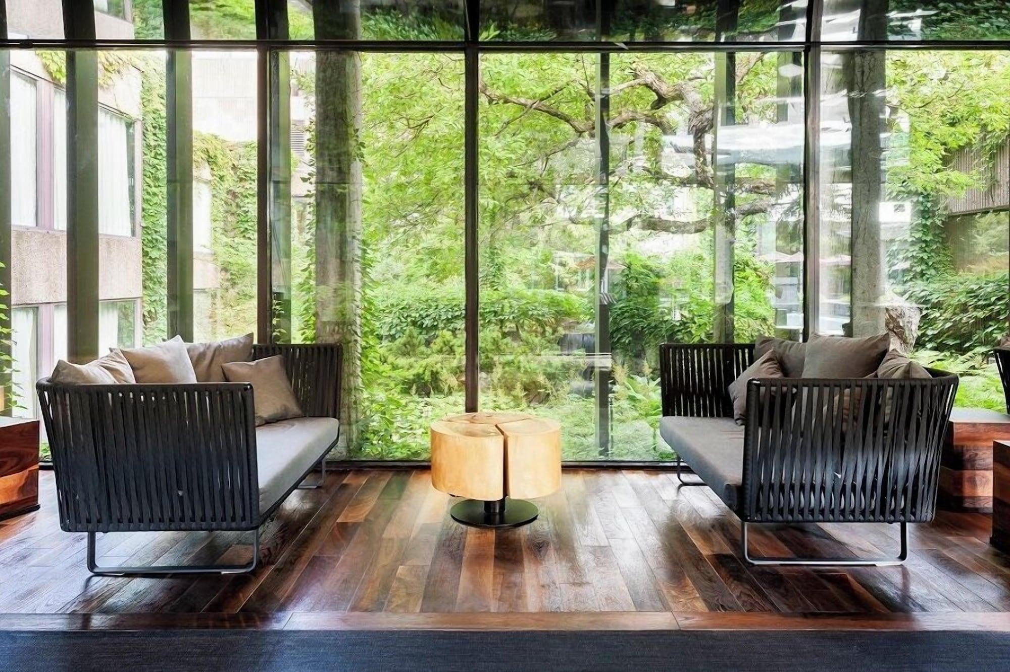 Vista Lobby Hotel Bonaventure Montreal