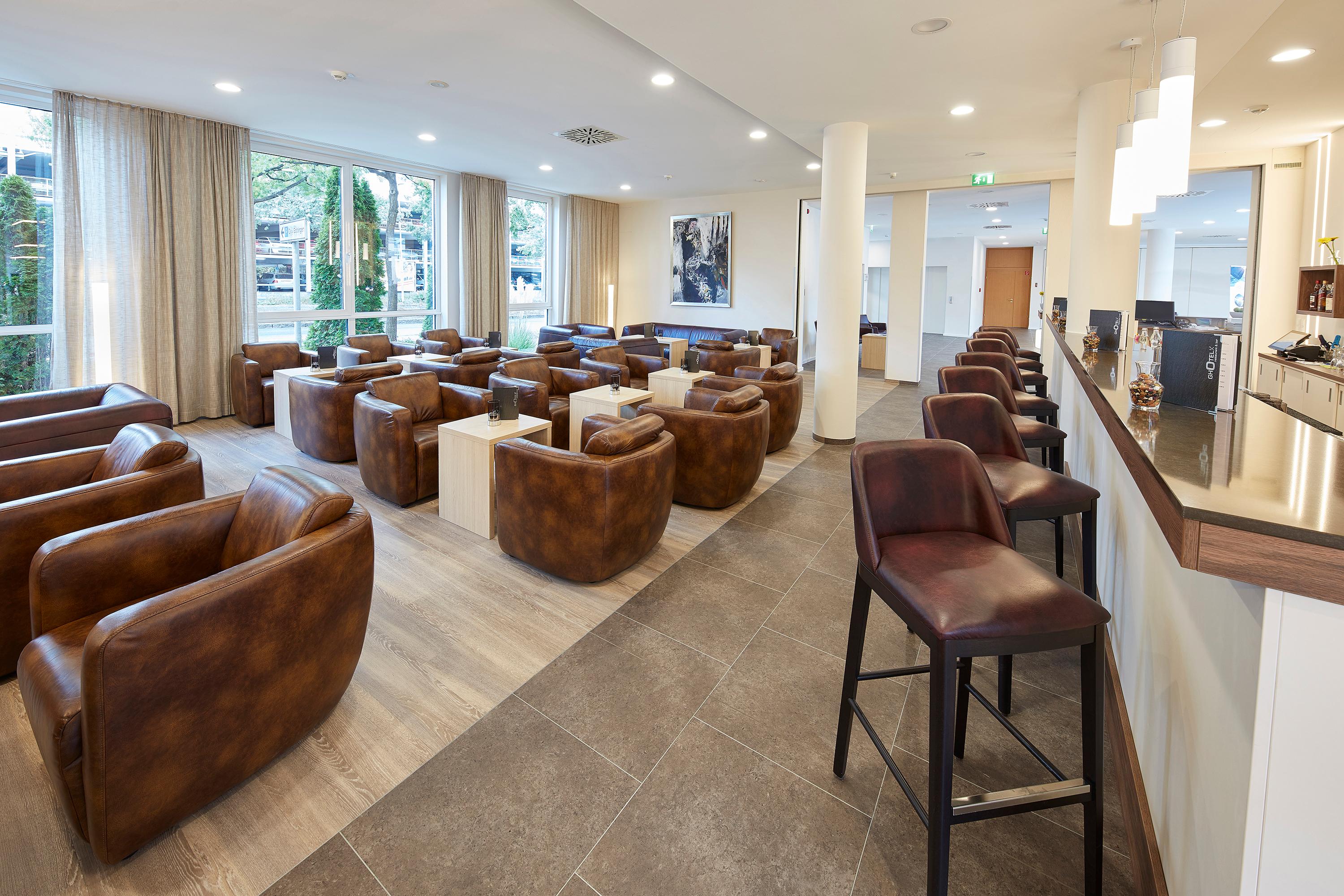 Bar/Salón GHOTEL hotel & living Göttingen