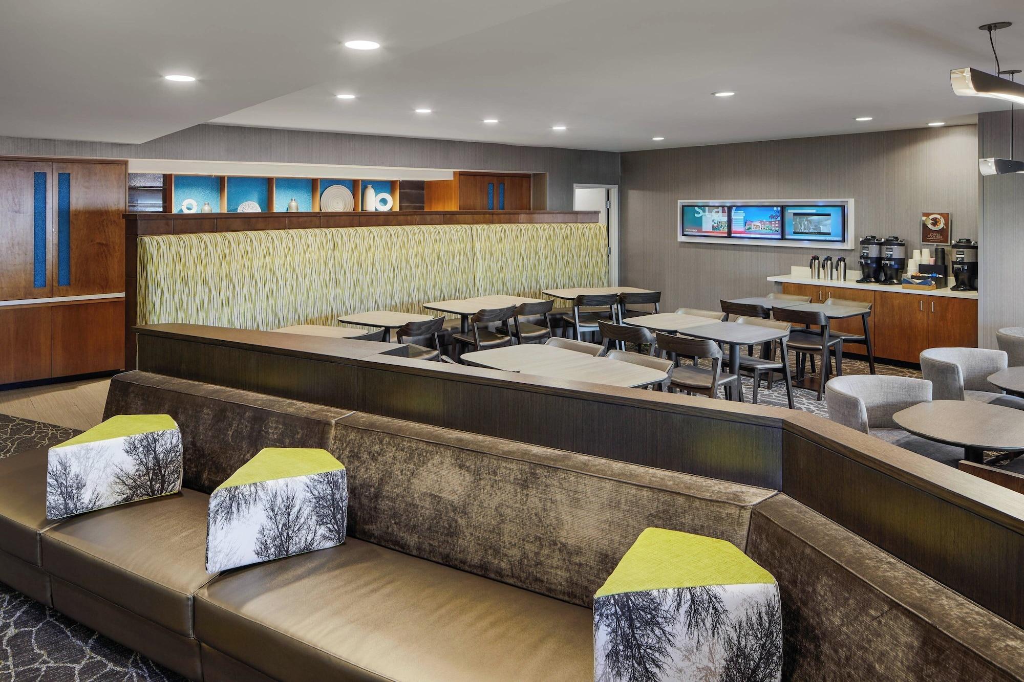 Restaurant SpringHill Suites Tempe at Arizona Mills Mall
