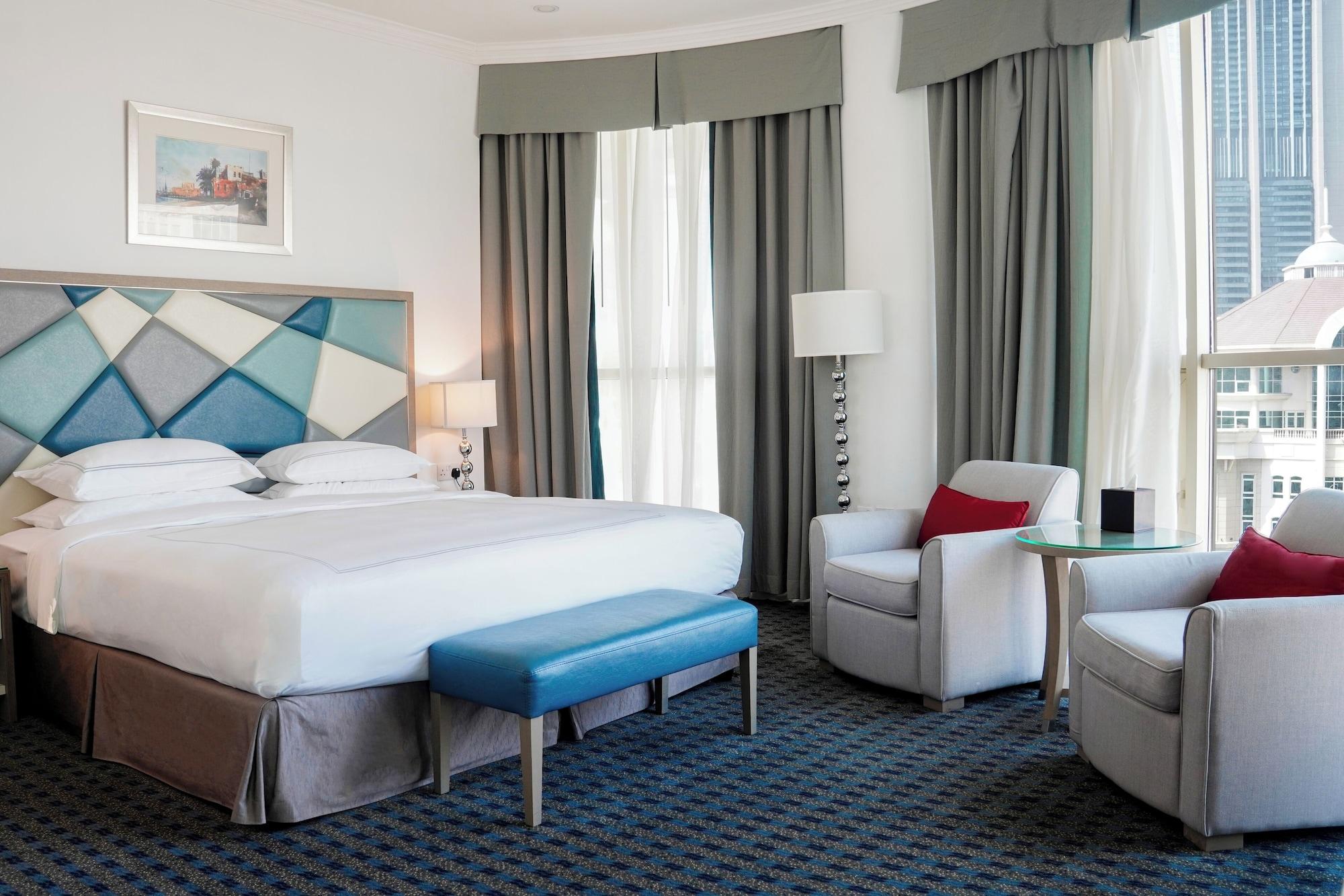 Quarto Roda Al Murooj Residences