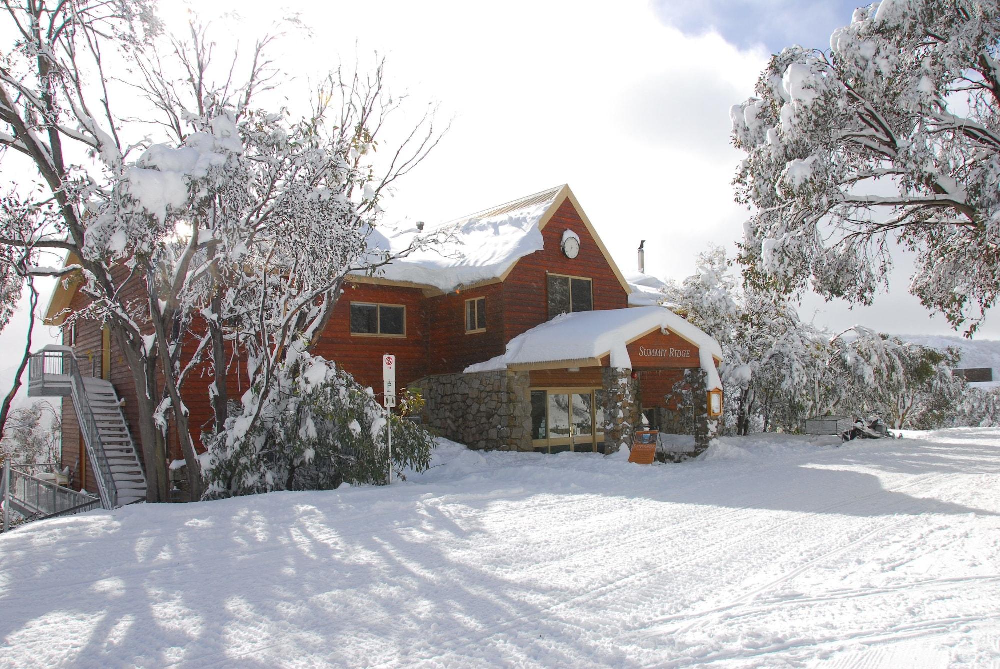 Vista Exterior Summit Ridge Alpine Lodge