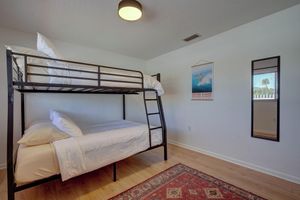 Alquiler Vacacional - Surfer's Corner - Cozy Waterfront Oasis w/ Fire Pit - Walk to Beach