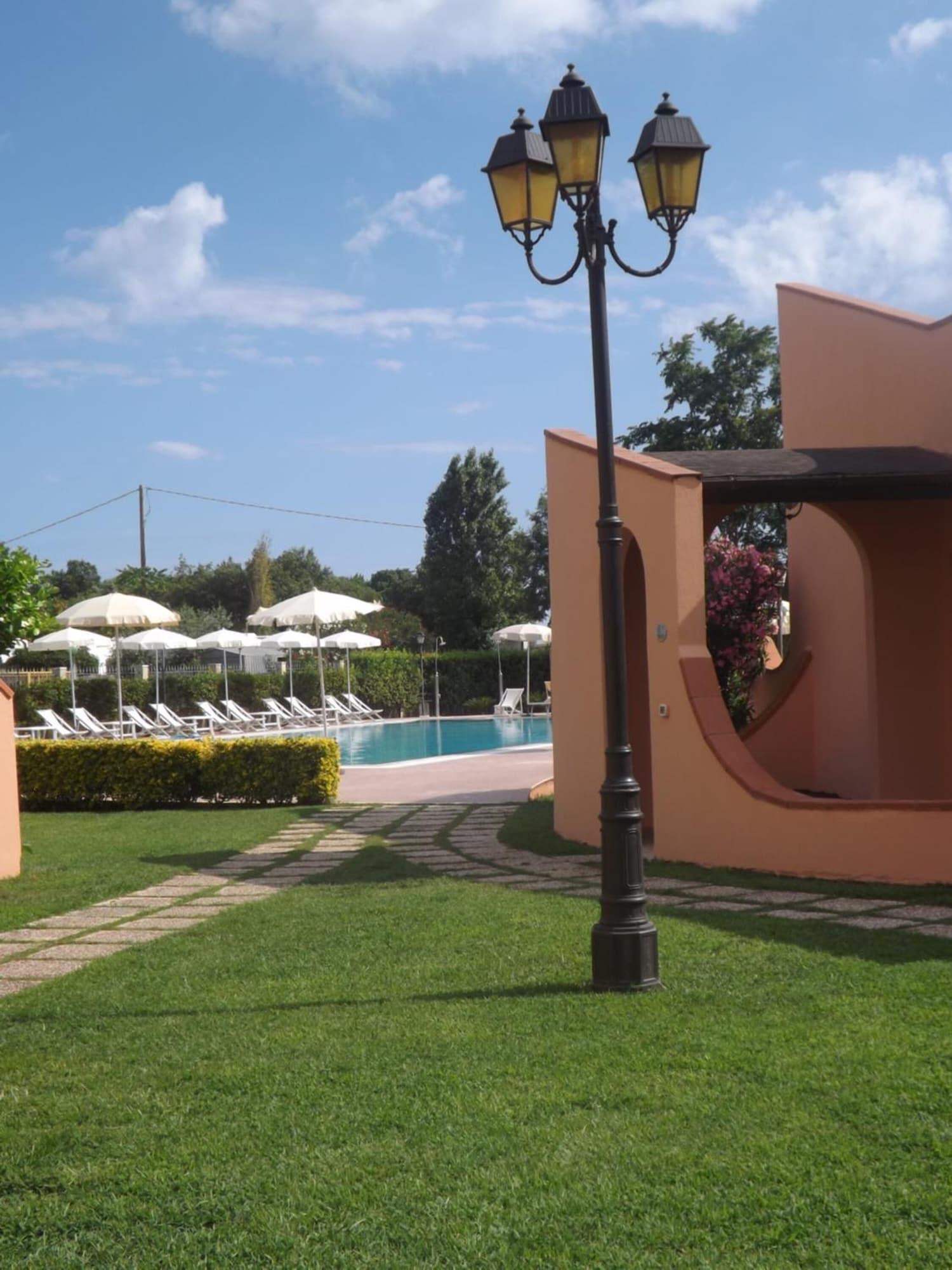 Vista Piscina Al Canto delle Sirene