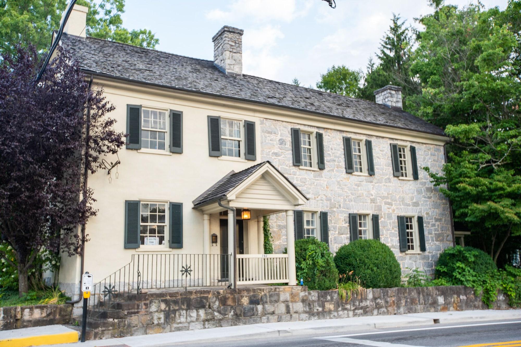 Varios Thomas Rose Inn