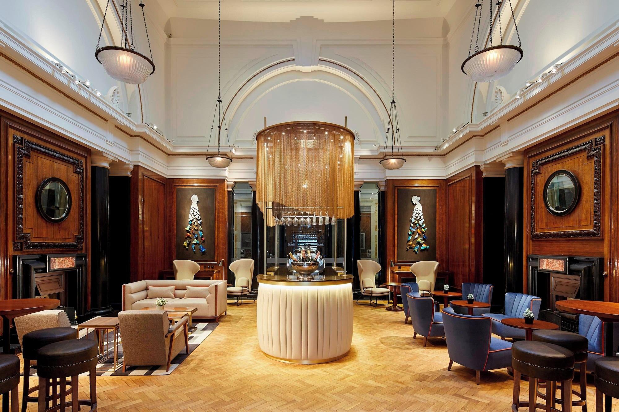 Vista Lobby London Marriott Hotel County Hall