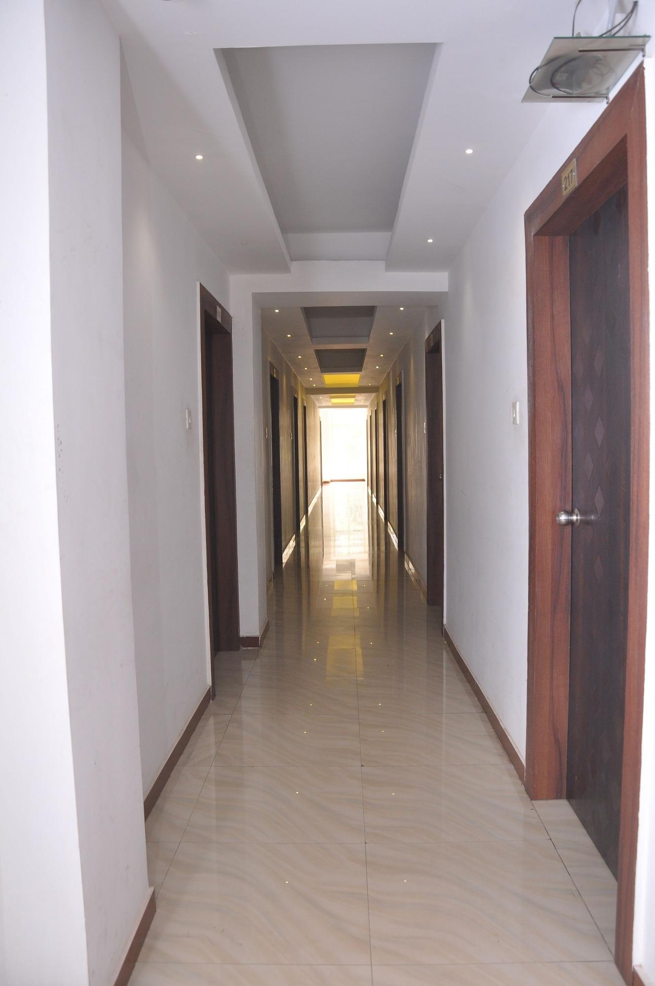 Vista Exterior Sai Arya Lodging & Hall