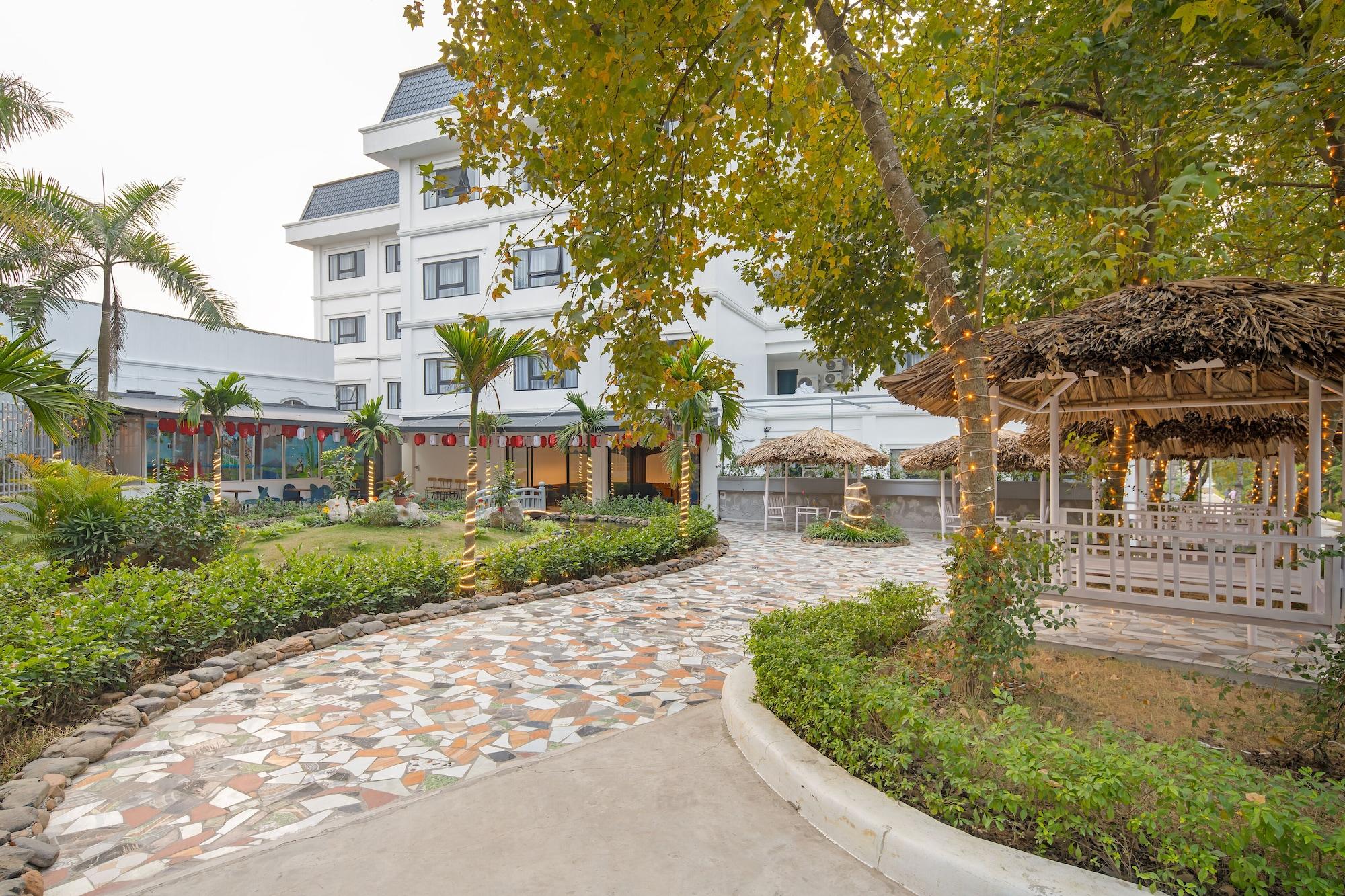 Vista Exterior La Saveur de Hoa Binh Resort