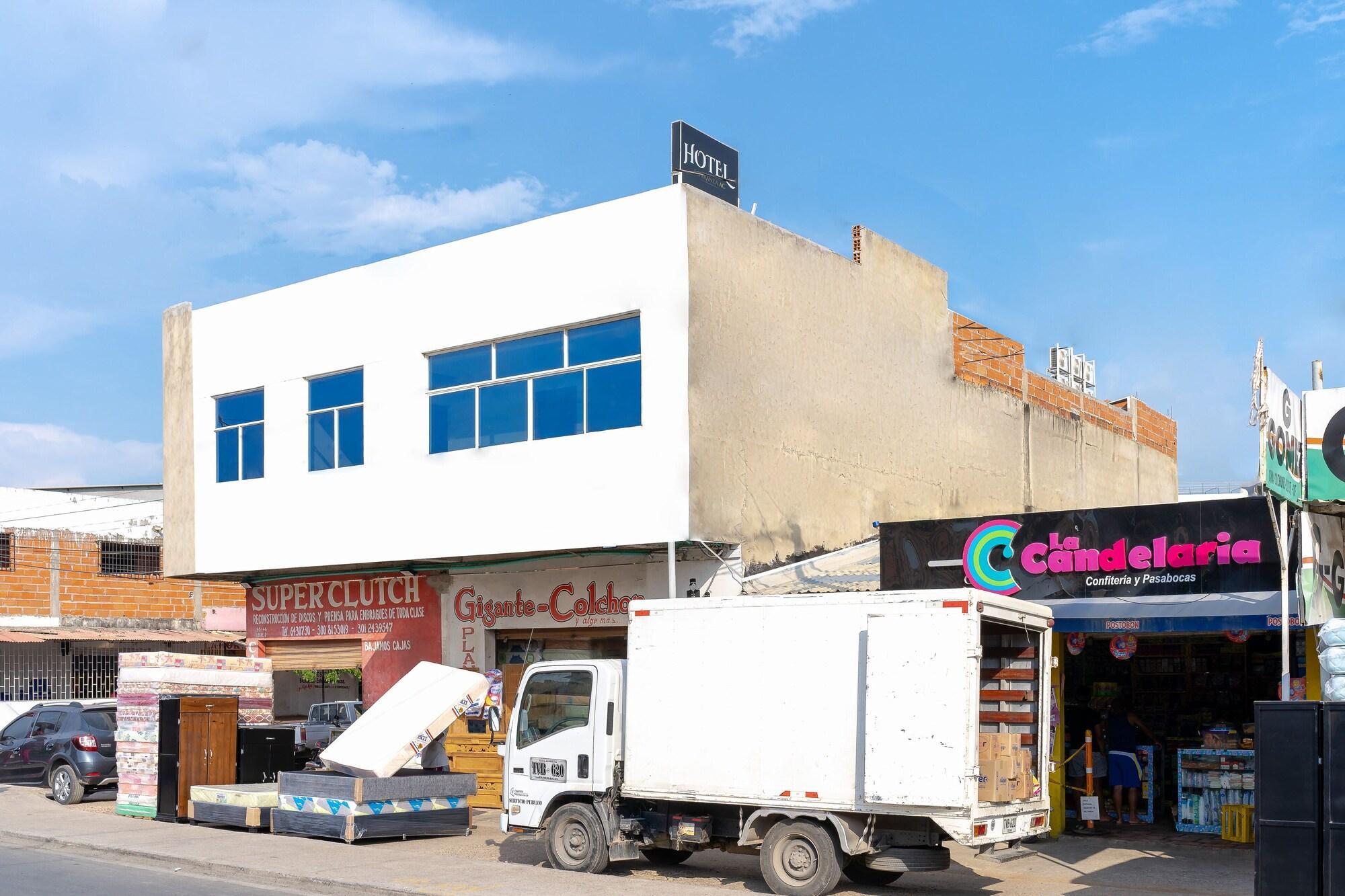 Vista Exterior Hotel Esperanza AC