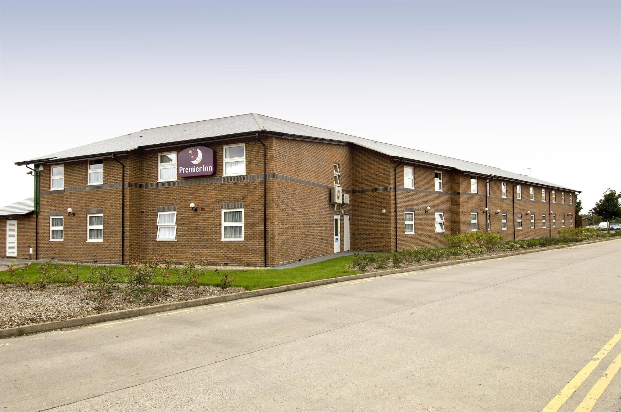 Vista Exterior Premier Inn Hinckley