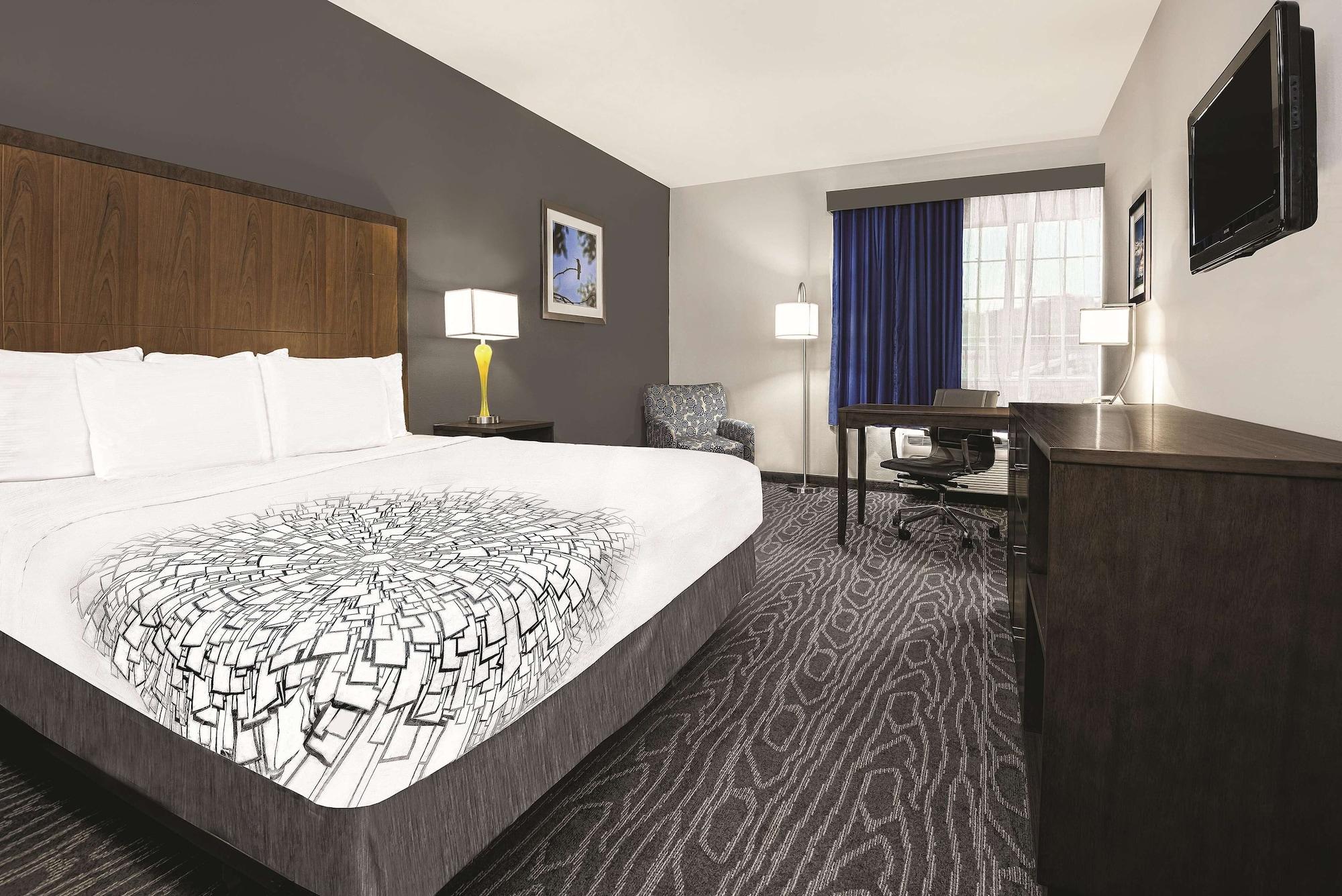 Habitación La Quinta Inn & Suites by Wyndham Mercedes Outlet Mall
