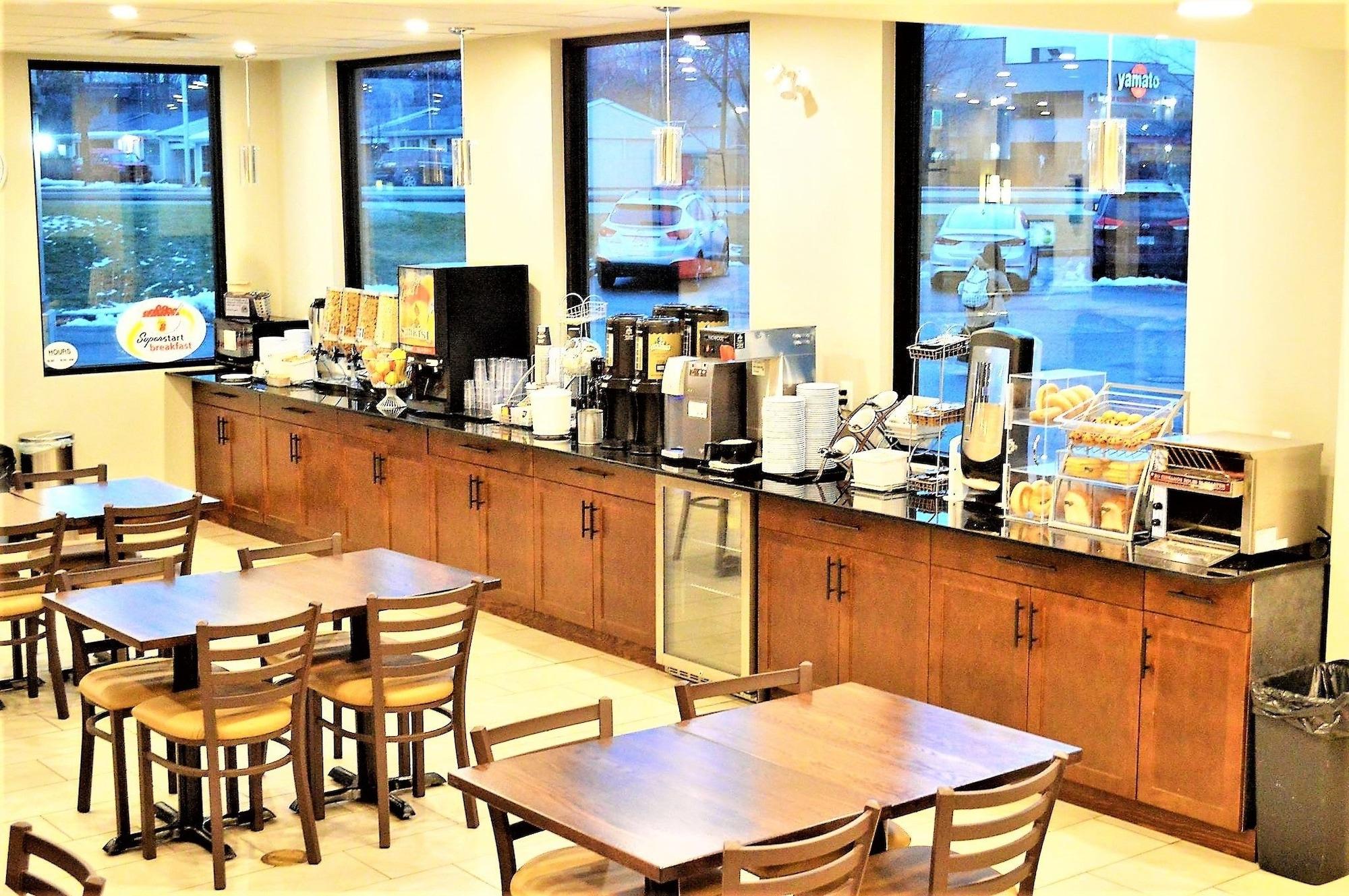 Restaurant Super 8 by Wyndham Kelowna BC