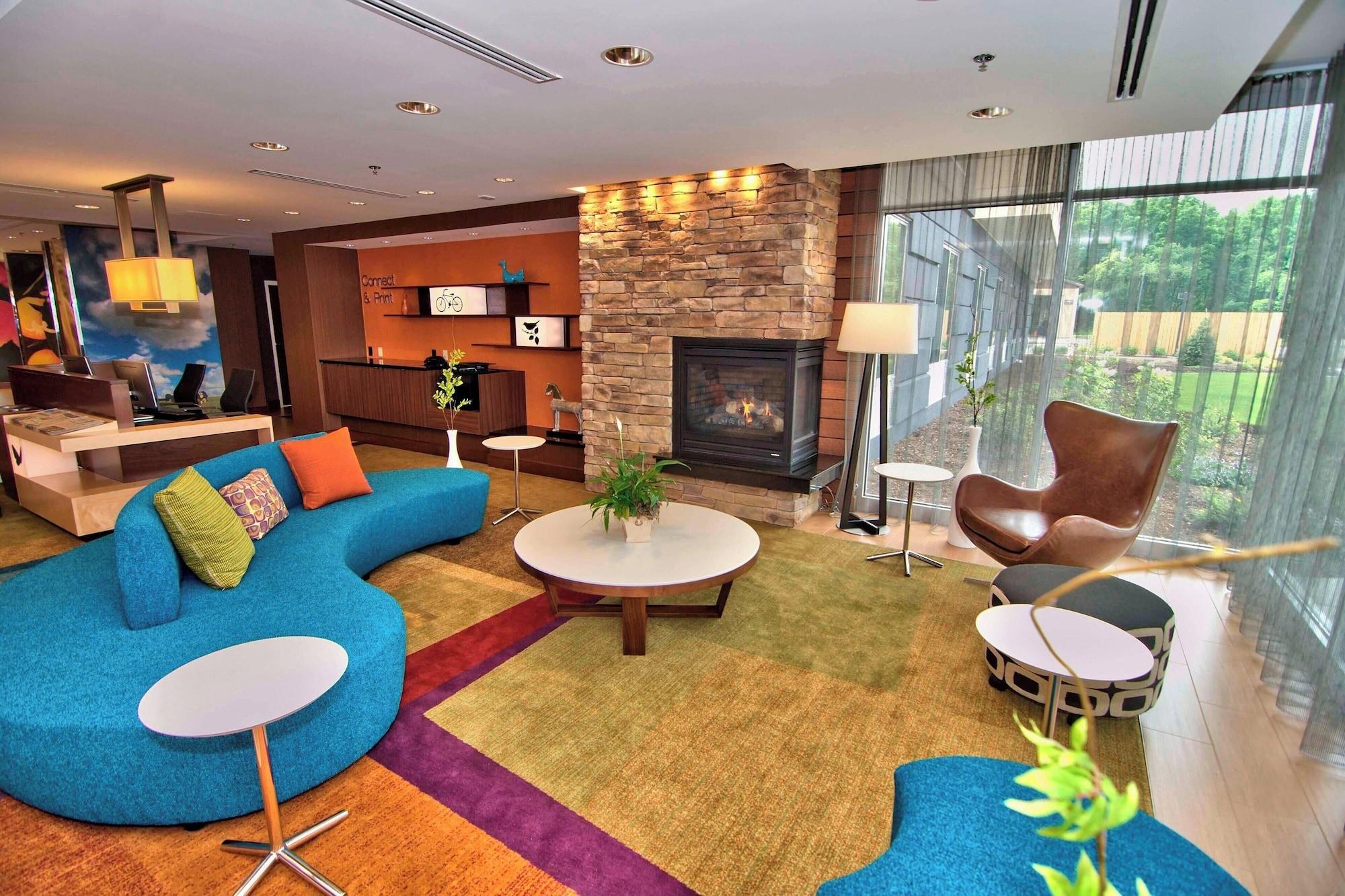 Vista Lobby Fairfield Inn & Suites Towanda Wysox