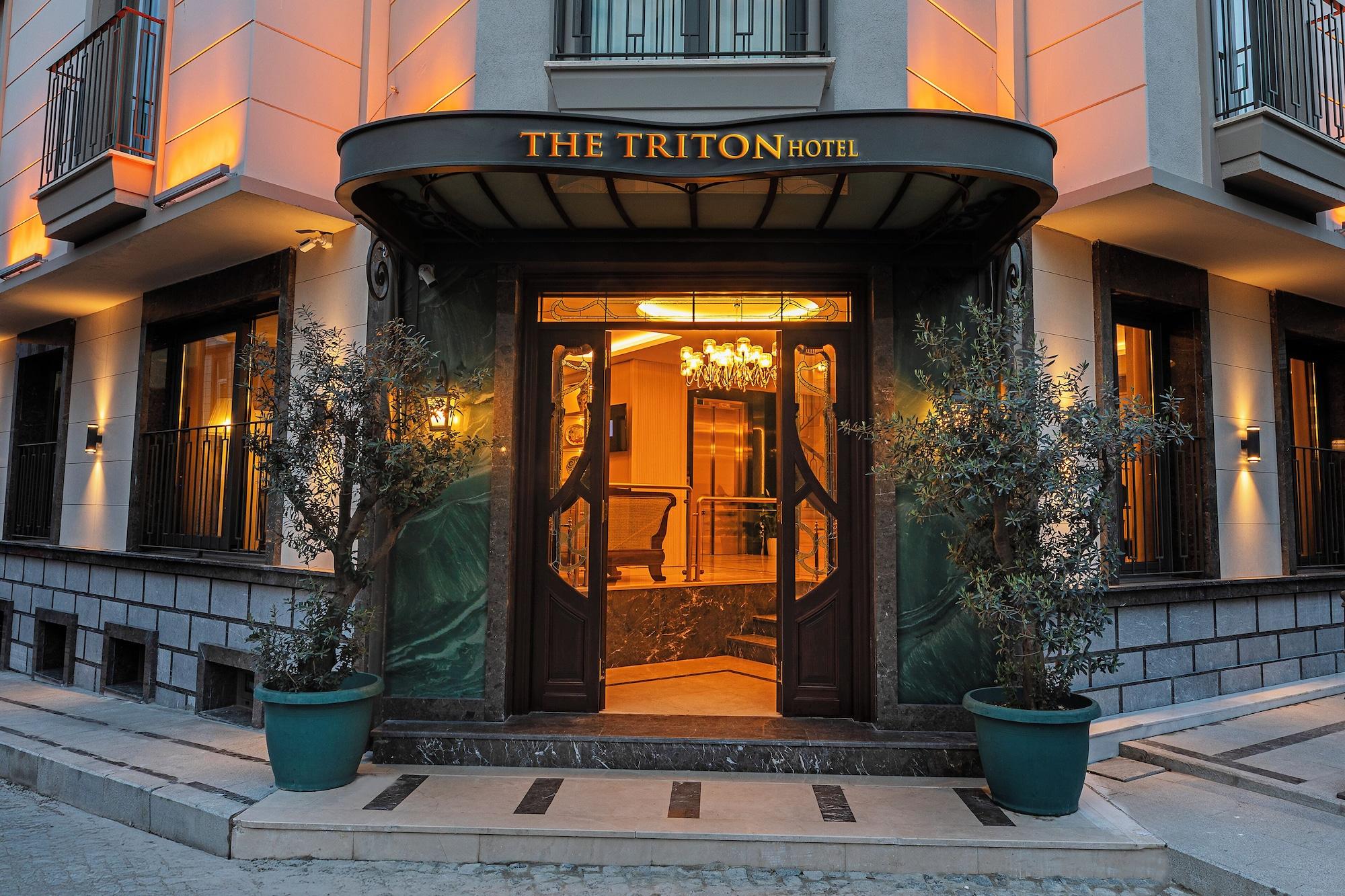 Vista Exterior Triton Hotel