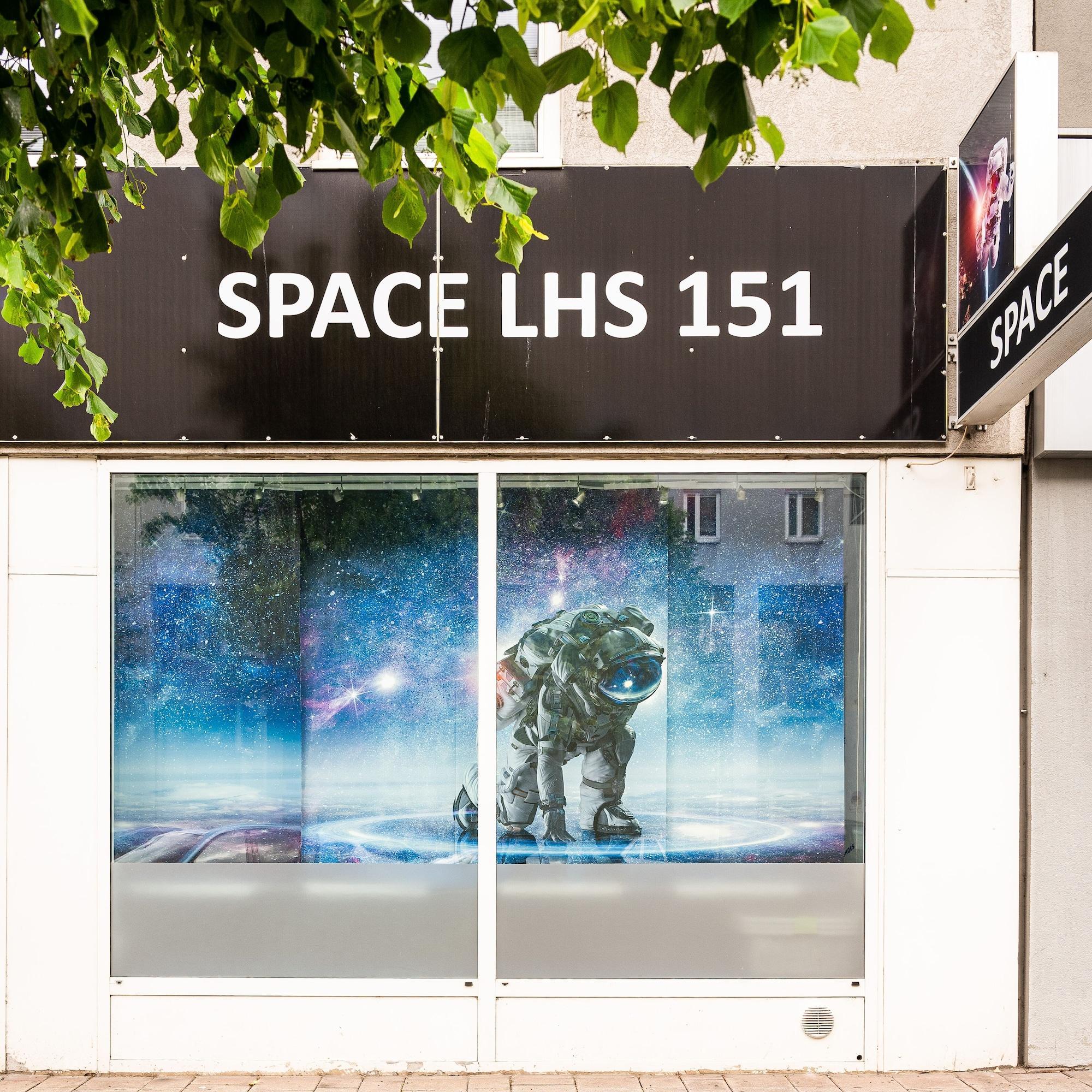 Vista Exterior Space Homes Hostel - Inner City