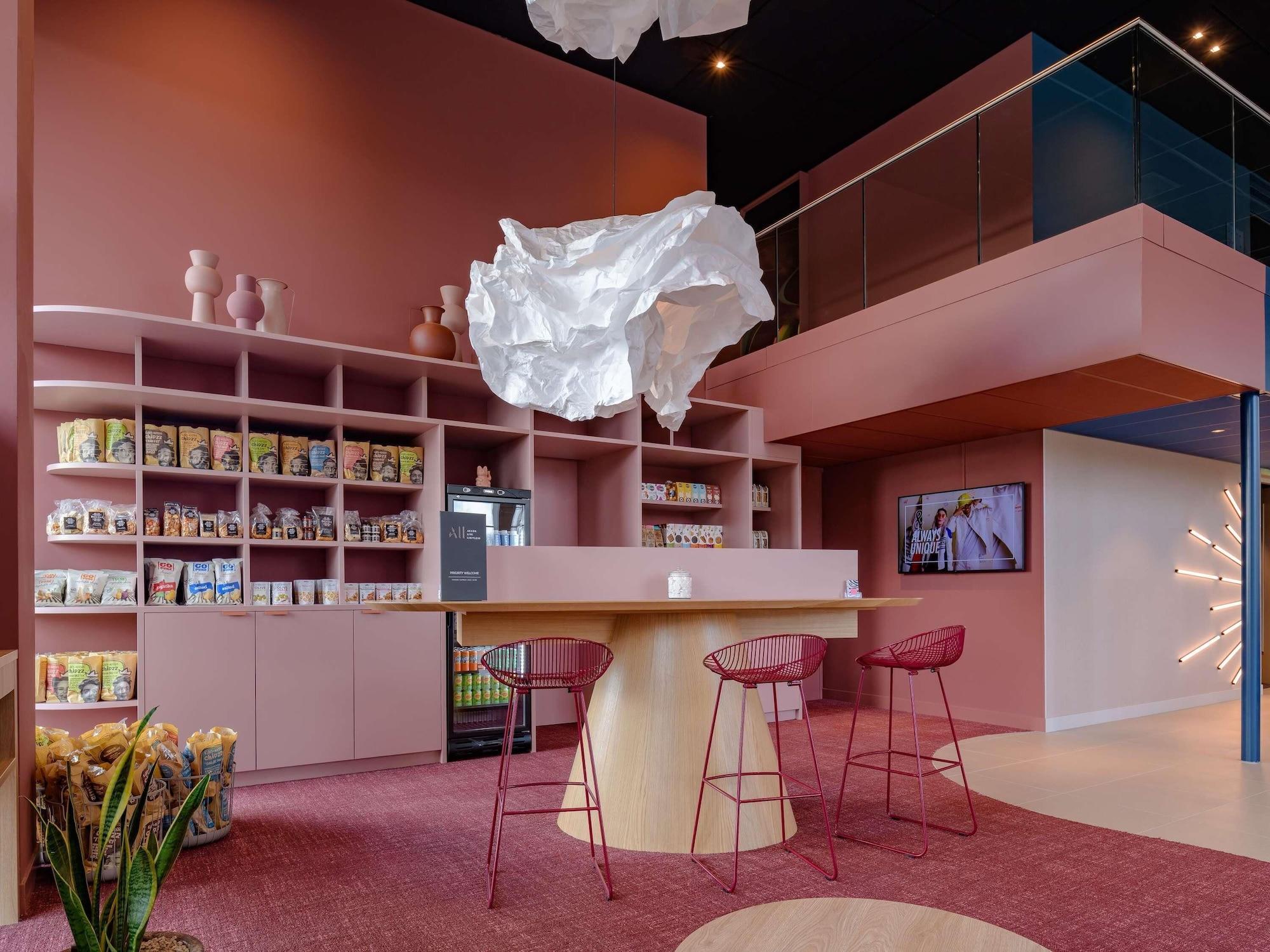 Vista Exterior Ibis Styles Rotterdam Ahoy