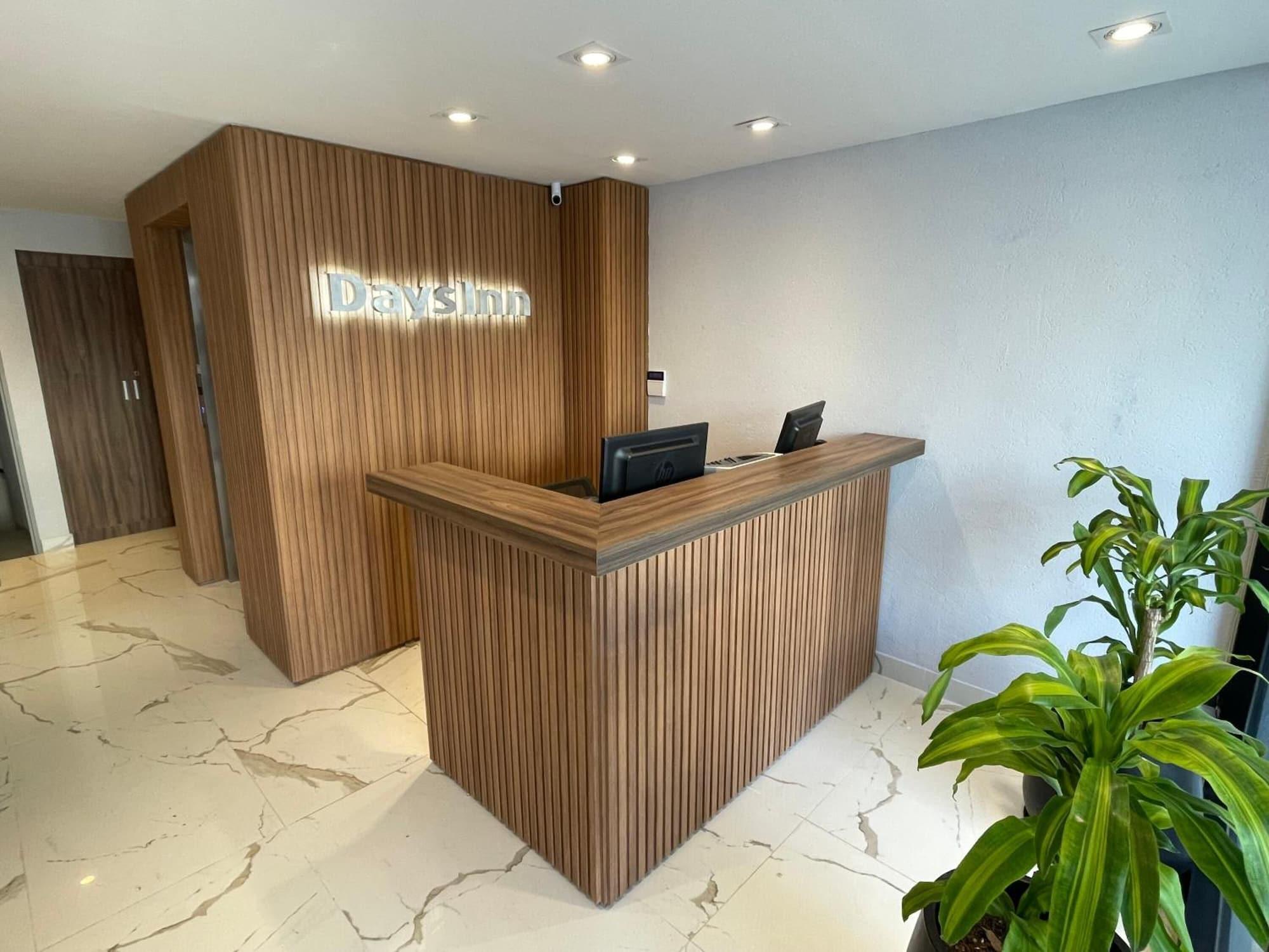Vista Lobby Days Inn by Wyndham Devoto