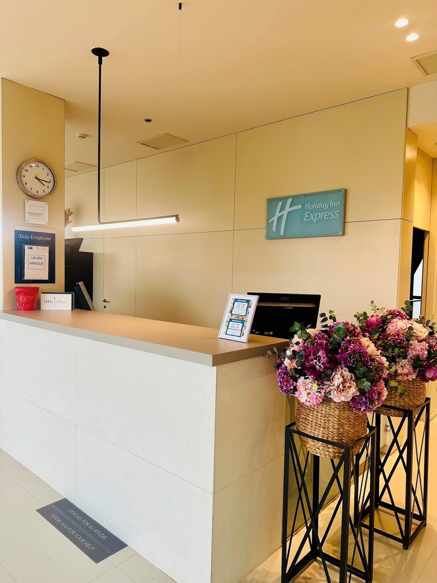 Vista Lobby Holiday Inn Express Pamplona by IHG