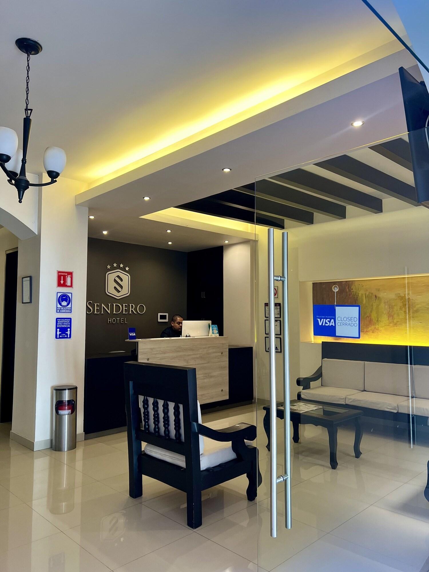 Vista Lobby Sendero Hotel