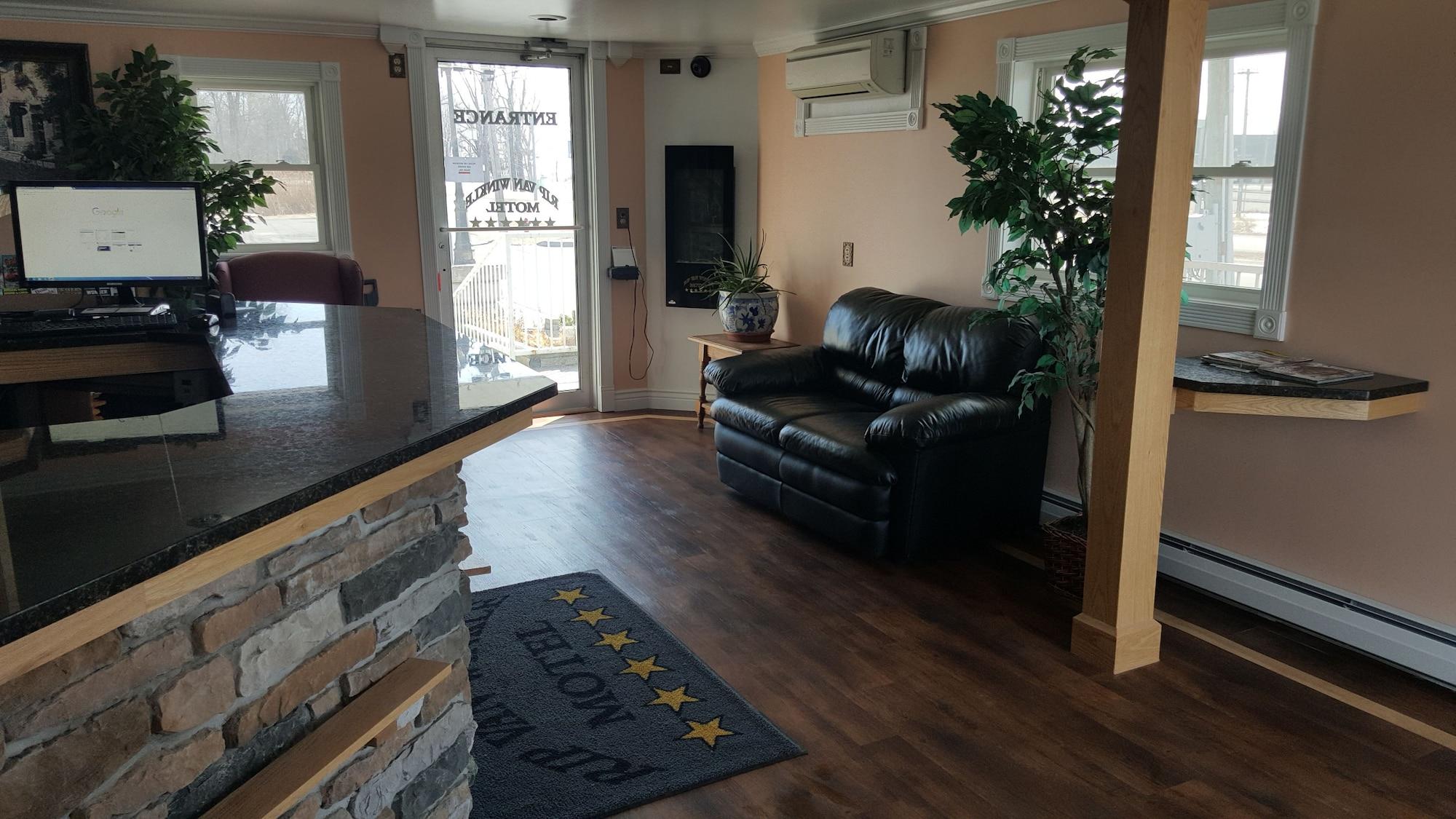 Vista Lobby Rip Van Winkle Motel