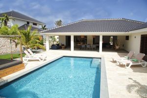 Alquiler Vacacional - *UNIQUE*: Luxury, tropical villa within walking distance of Jan Thiel Beach (6p)