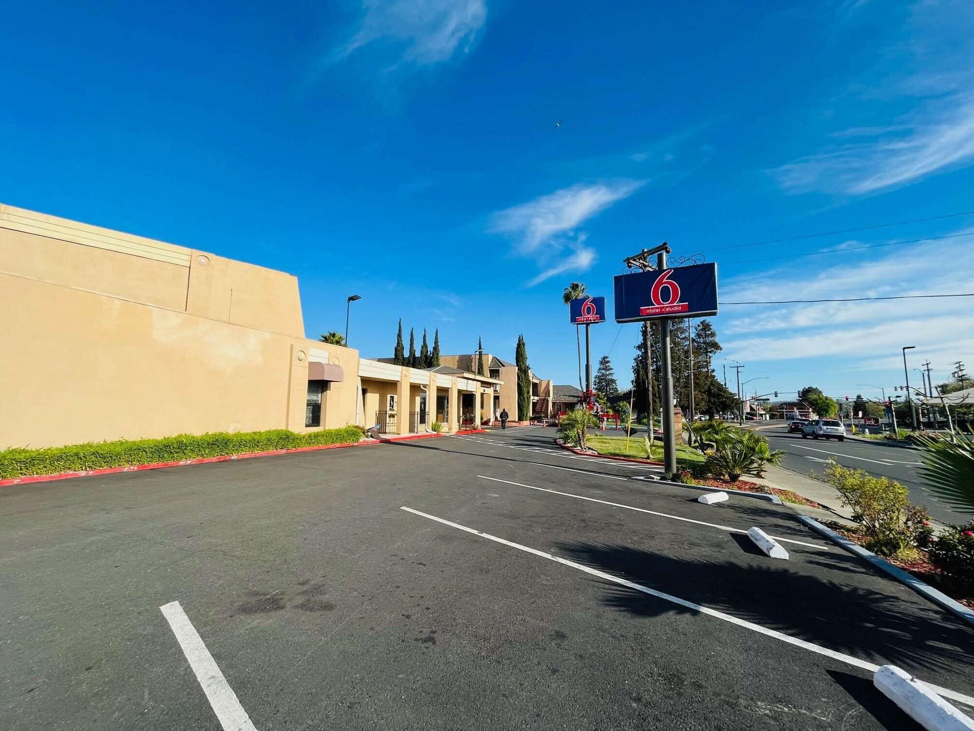 Varios Motel 6 Vallejo, CA – Napa Valley