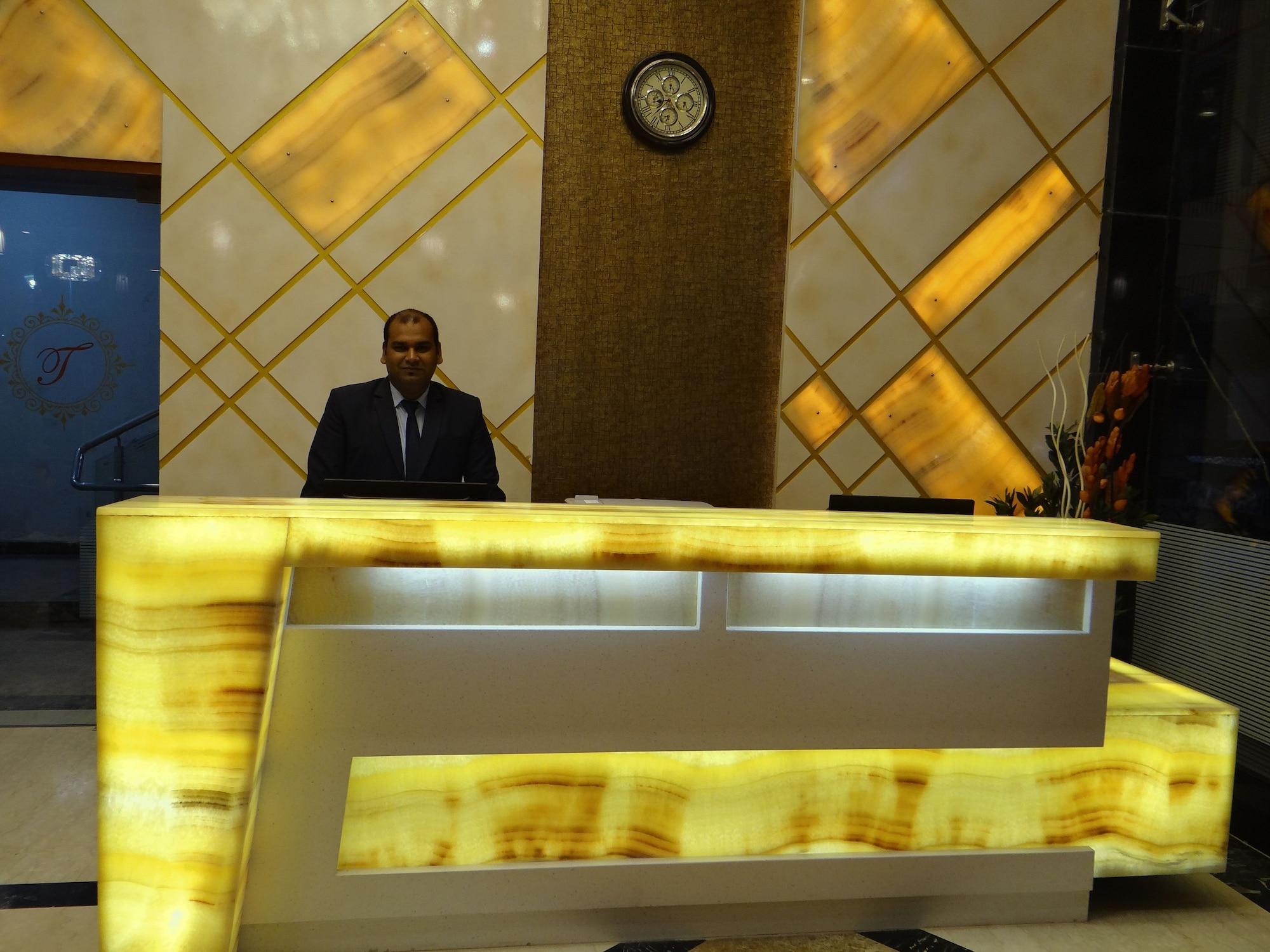 Vista Lobby Hotel Tridev