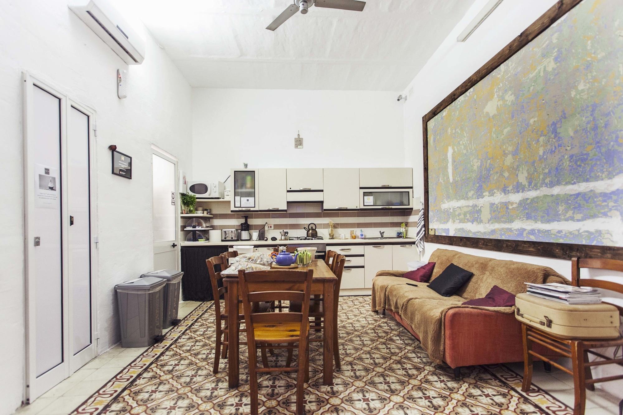 Restaurant Granny's Inn - Hostel