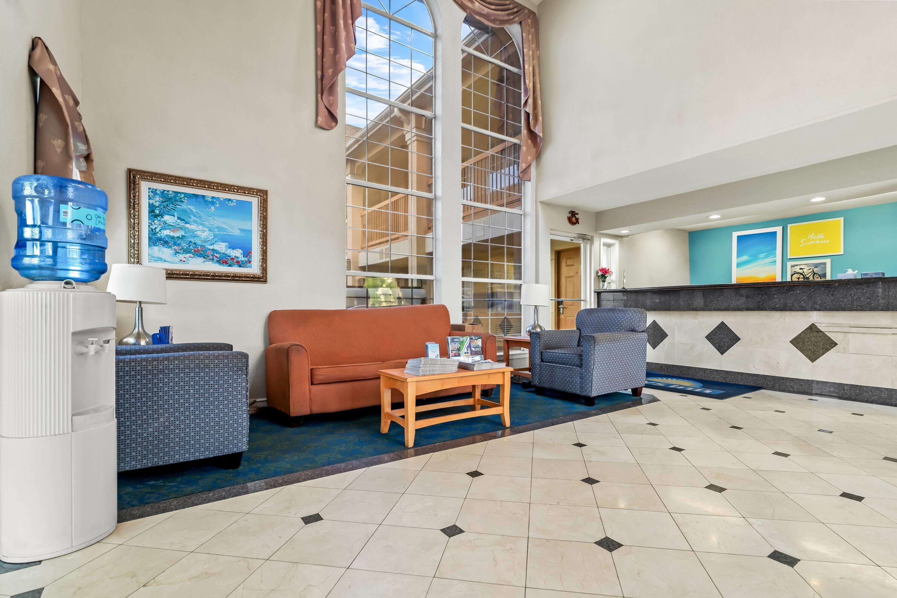 Vista Lobby Days Inn by Wyndham Nacogdoches