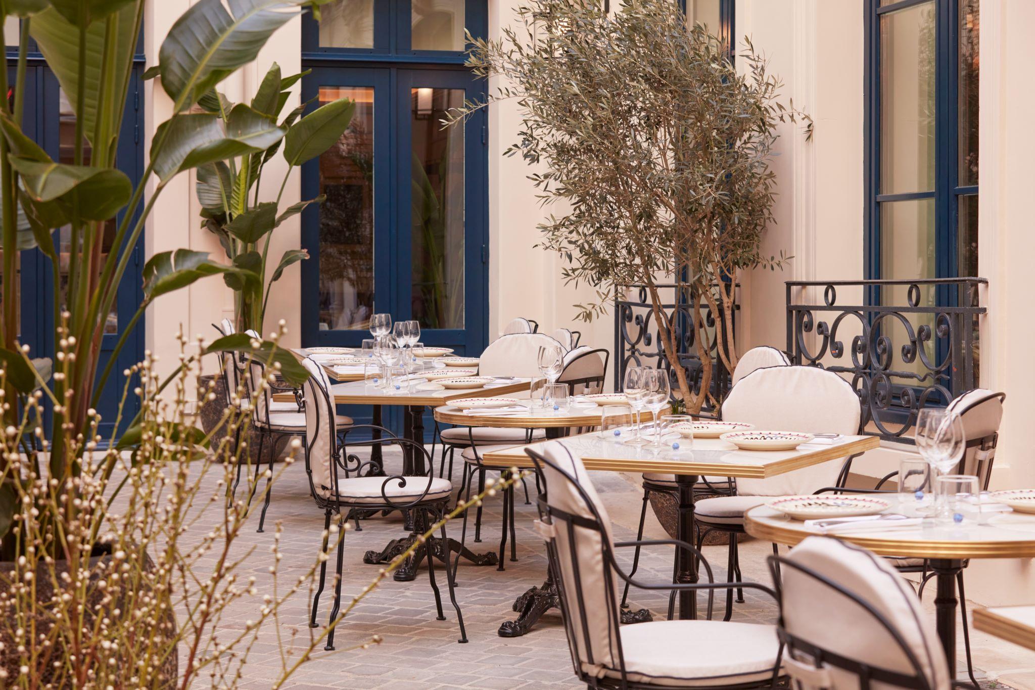 Varios Maison Delano Paris