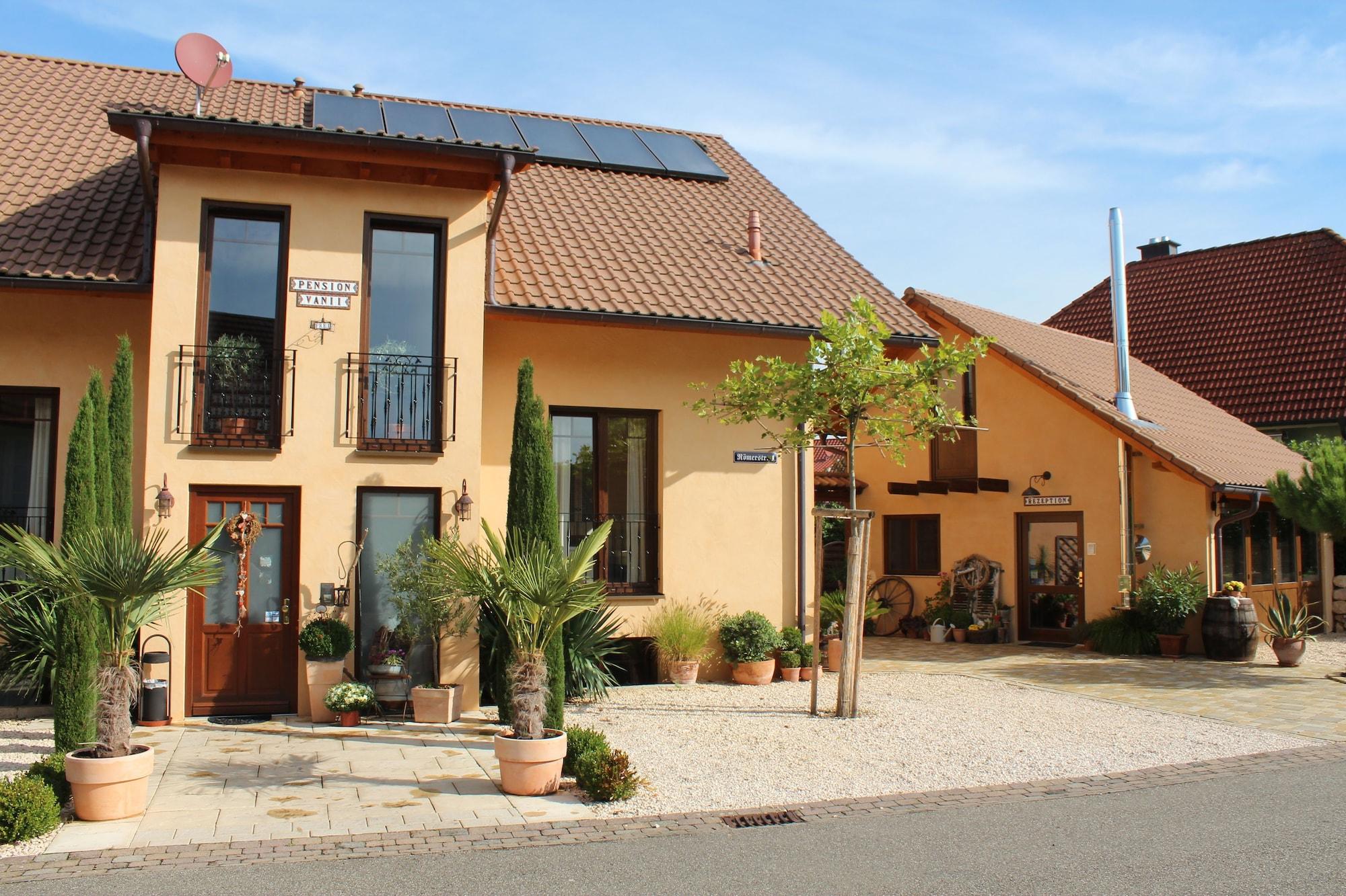 Vista Exterior Pension Vanii