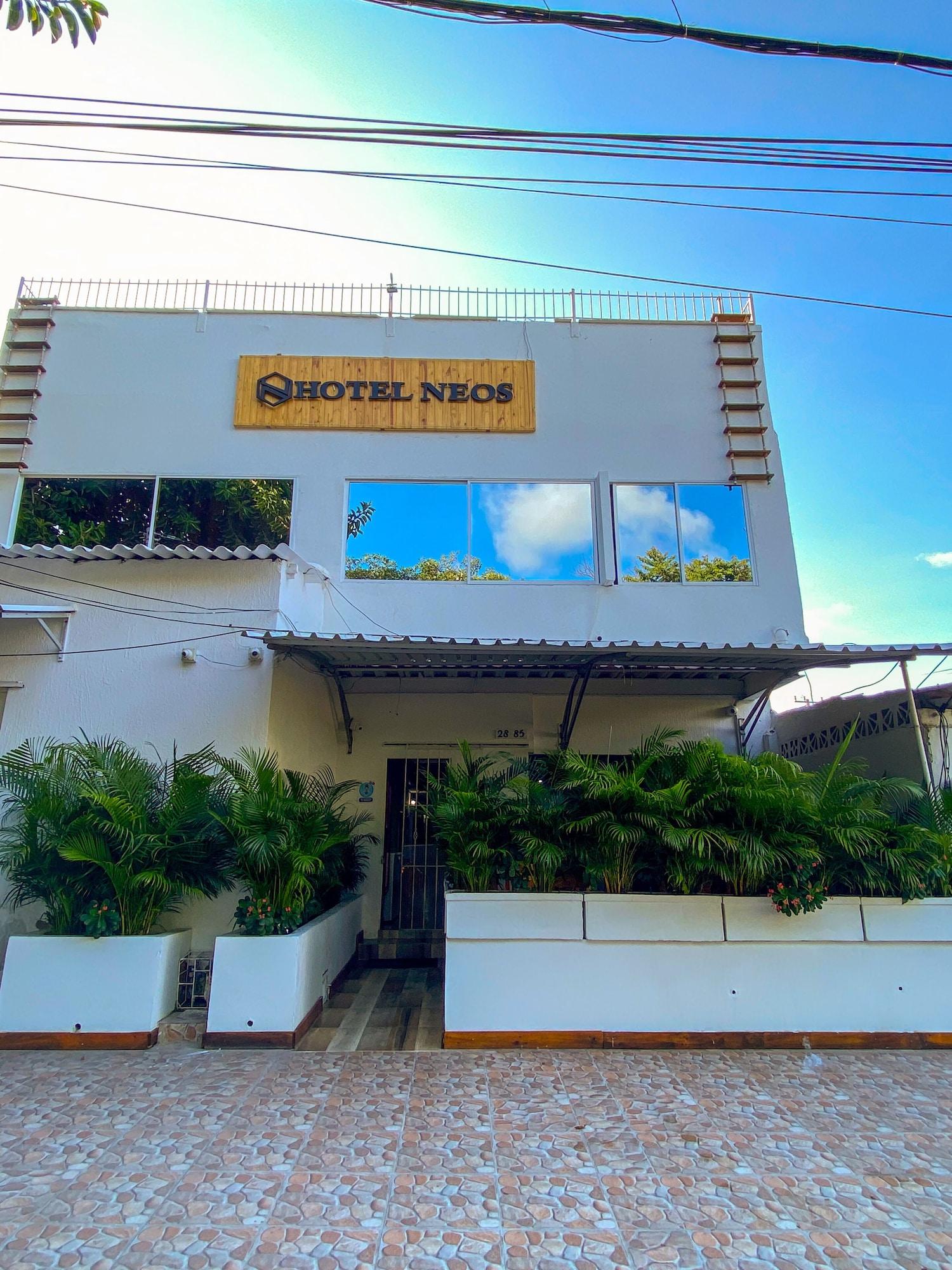 Vista Exterior Neos Hotel Cartagena