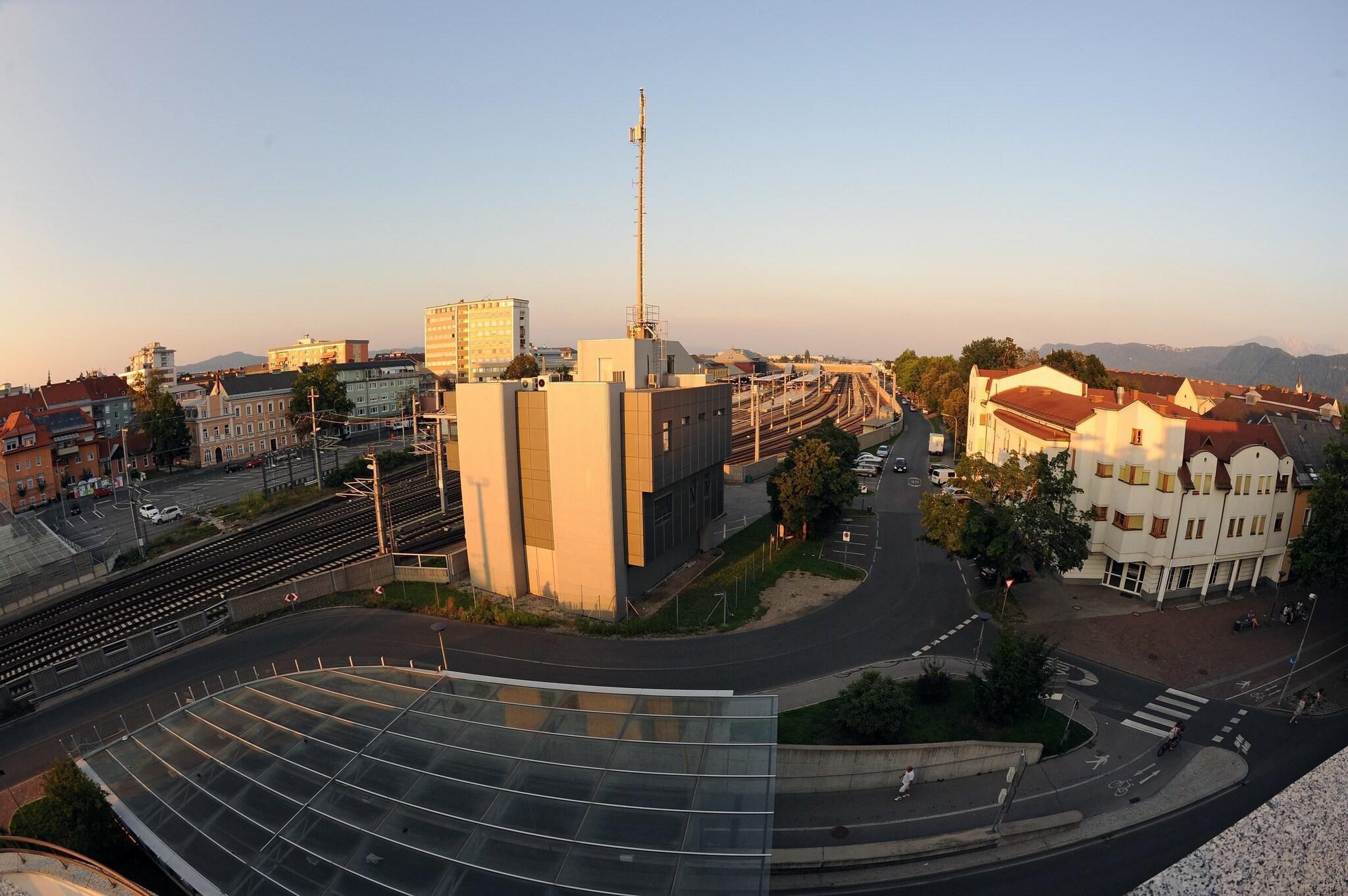 Vista Exterior Skycity Hotel Atrigon