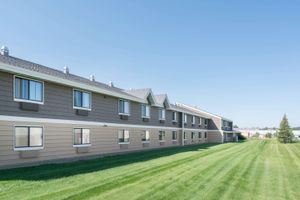 Alojamiento - AmericInn by Wyndham Bismarck