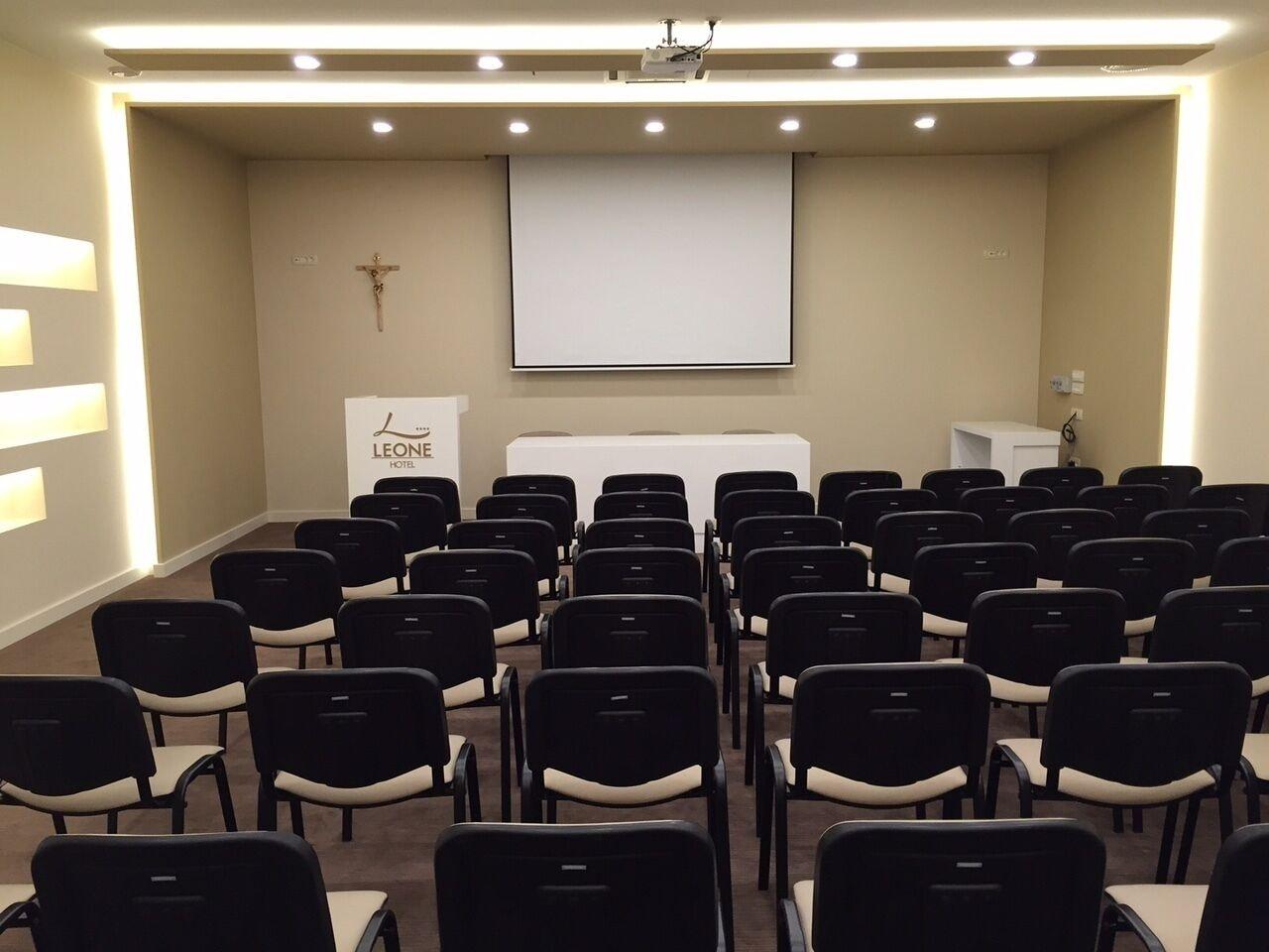 Sala de Reuniones Hotel Leone