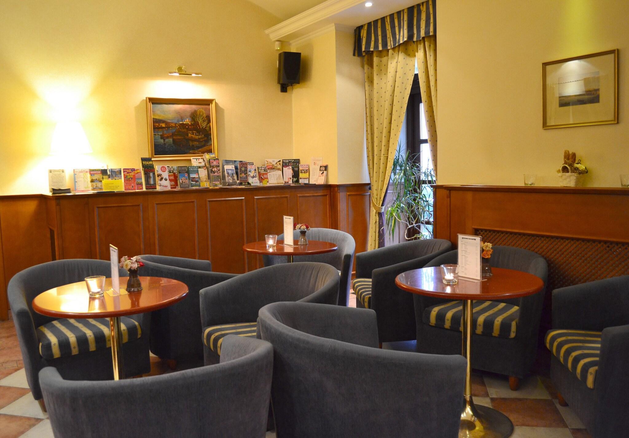 Vista Lobby Hotel Arbes