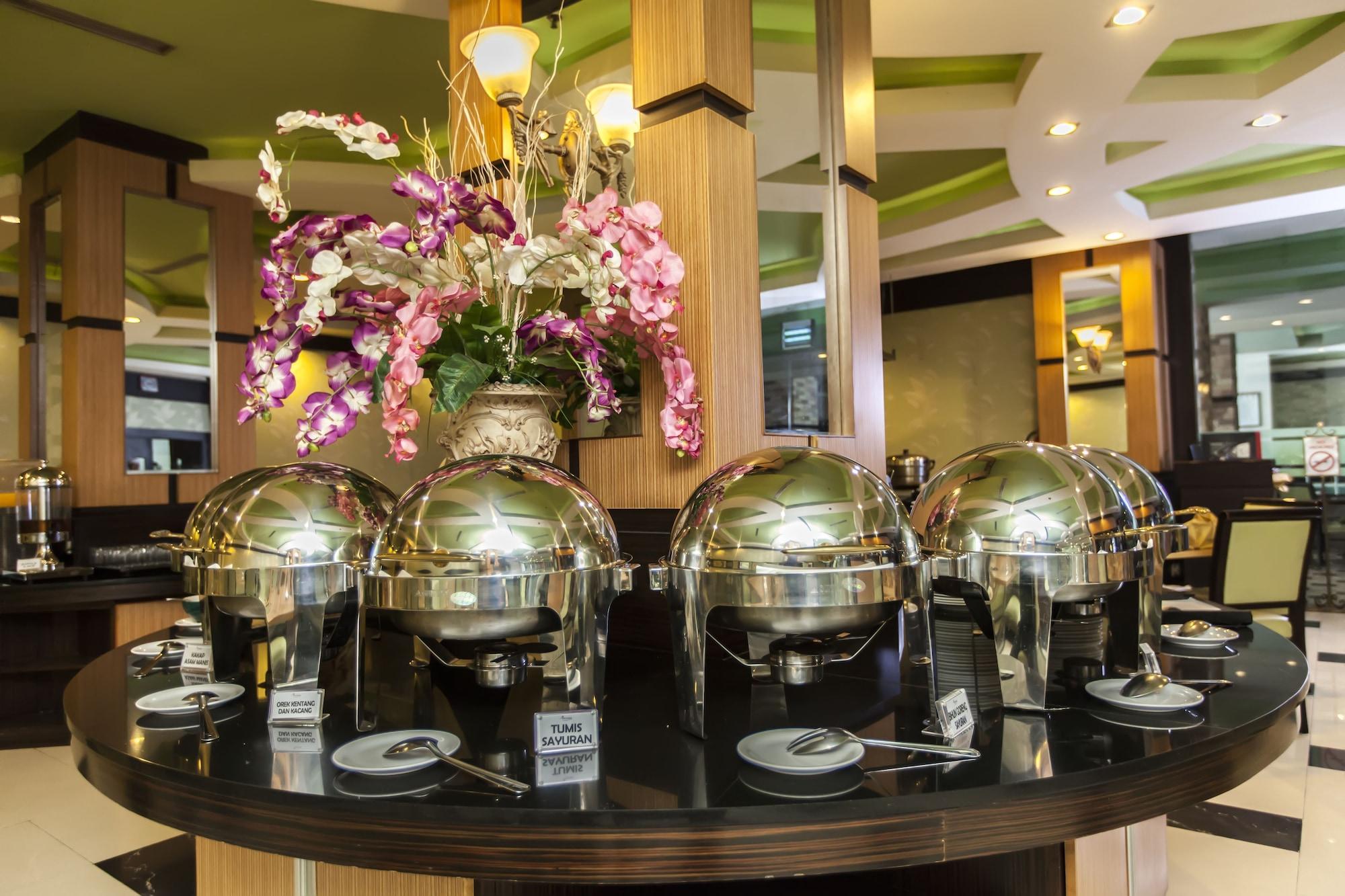 Restaurant Hotel Orchardz Jayakarta