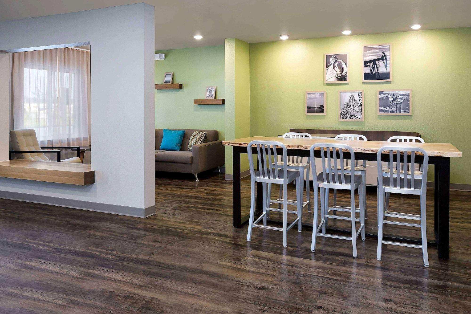 Vista Lobby WoodSpring Suites El Paso I-10 Southeast