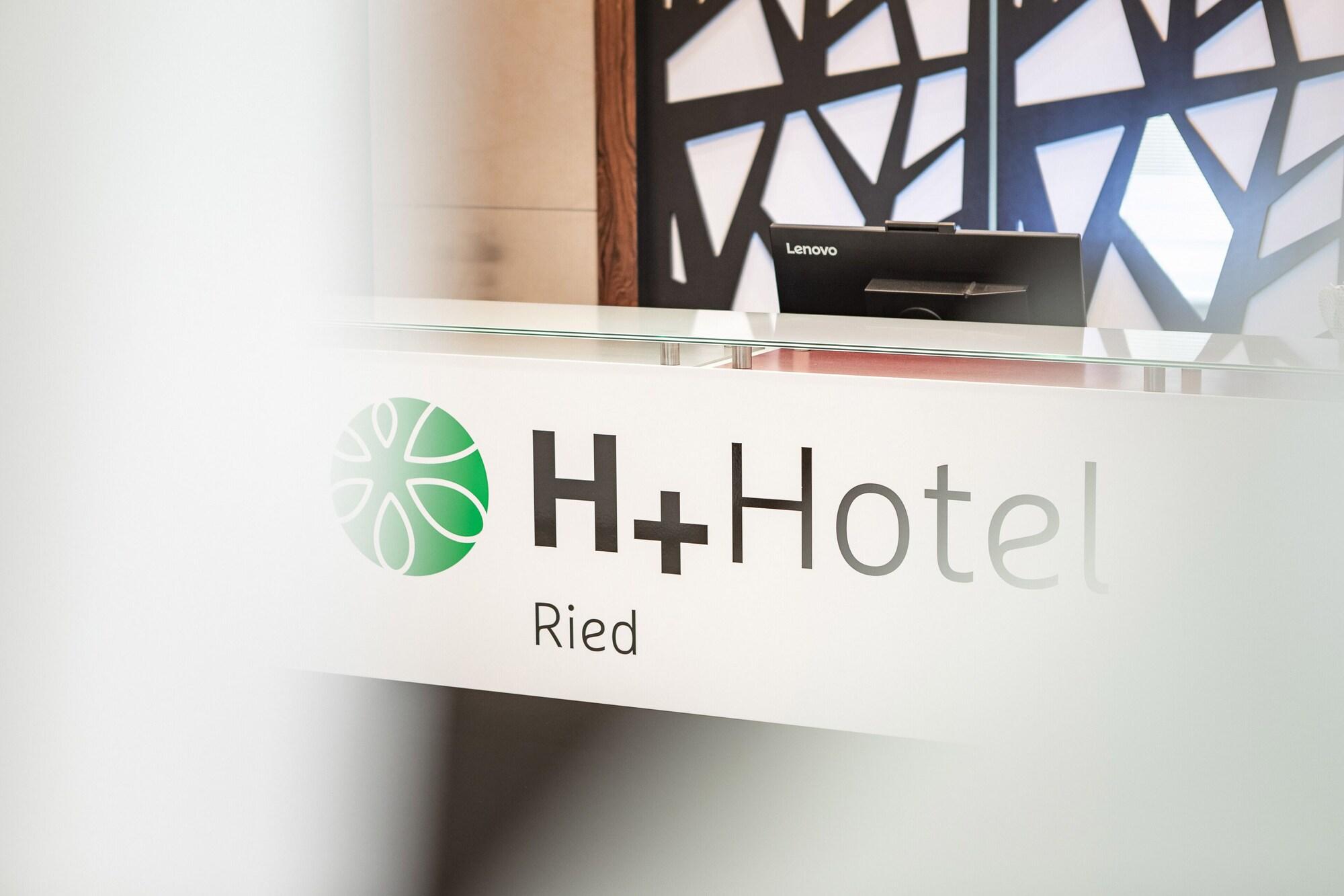 Vista Lobby H+ Hotel Ried