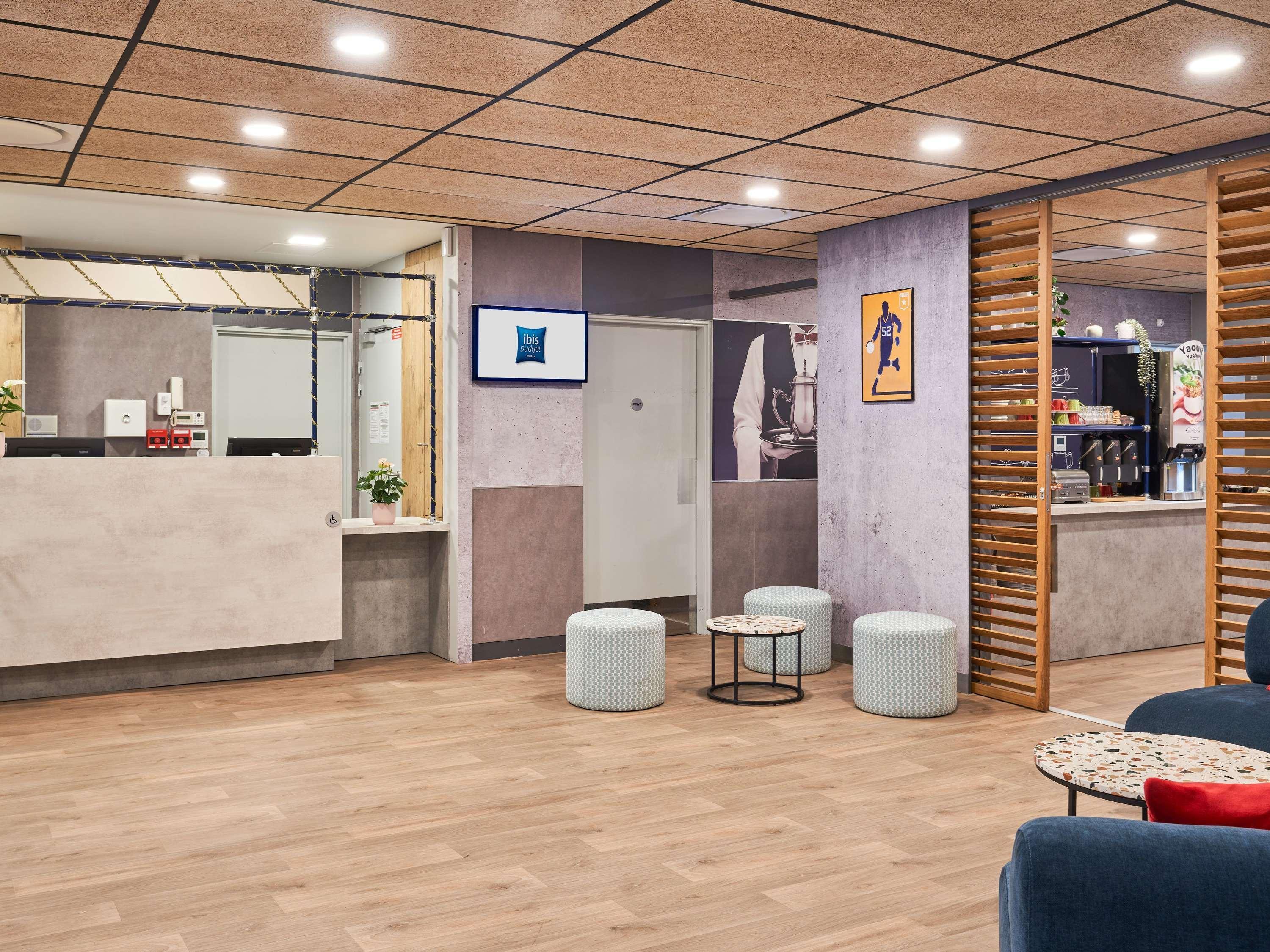 Vista Exterior ibis budget Saint Maurice