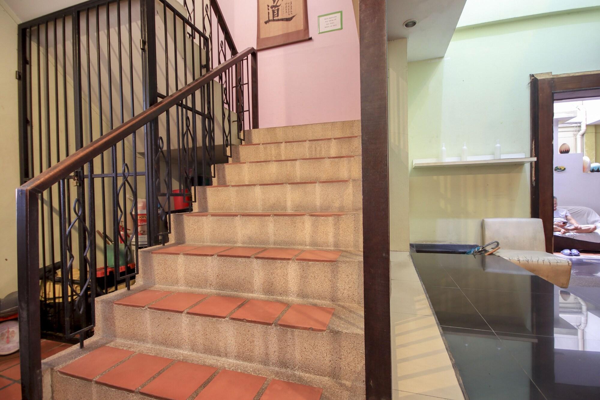 Varios OYO 1054 Phuket Backpacker Hostel